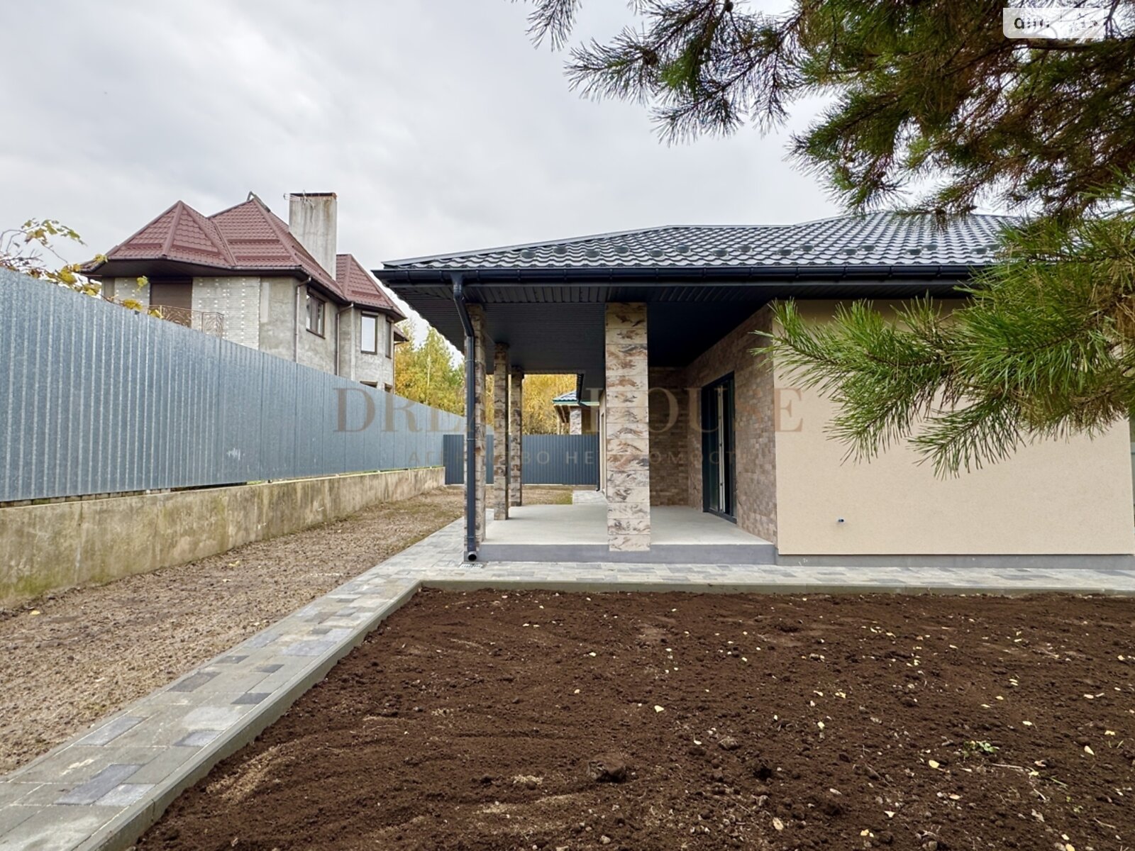 одноэтажный дом с отоплением, 125 кв. м, кирпич. Продажа в Ворзеле фото 1 одноэтажный дом с отоплением, 125 кв. м, кирпич. Продажа в Ворзеле фото 1