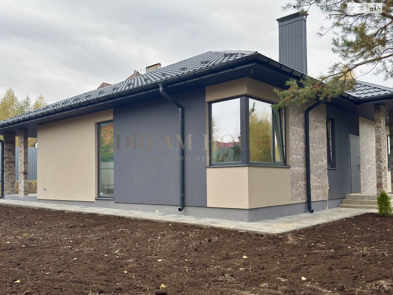 одноэтажный дом с отоплением, 125 кв. м, кирпич. Продажа в Ворзеле фото 1 одноэтажный дом с отоплением, 125 кв. м, кирпич. Продажа в Ворзеле фото 1