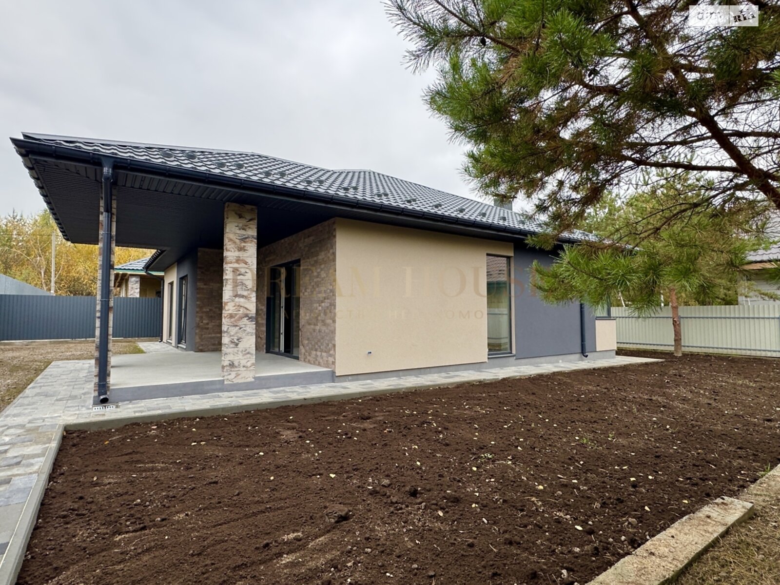 одноэтажный дом с отоплением, 125 кв. м, кирпич. Продажа в Ворзеле фото 1 одноэтажный дом с отоплением, 125 кв. м, кирпич. Продажа в Ворзеле фото 1