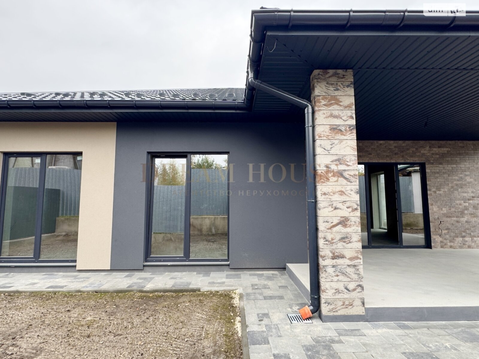 одноэтажный дом с отоплением, 125 кв. м, кирпич. Продажа в Ворзеле фото 1 одноэтажный дом с отоплением, 125 кв. м, кирпич. Продажа в Ворзеле фото 1