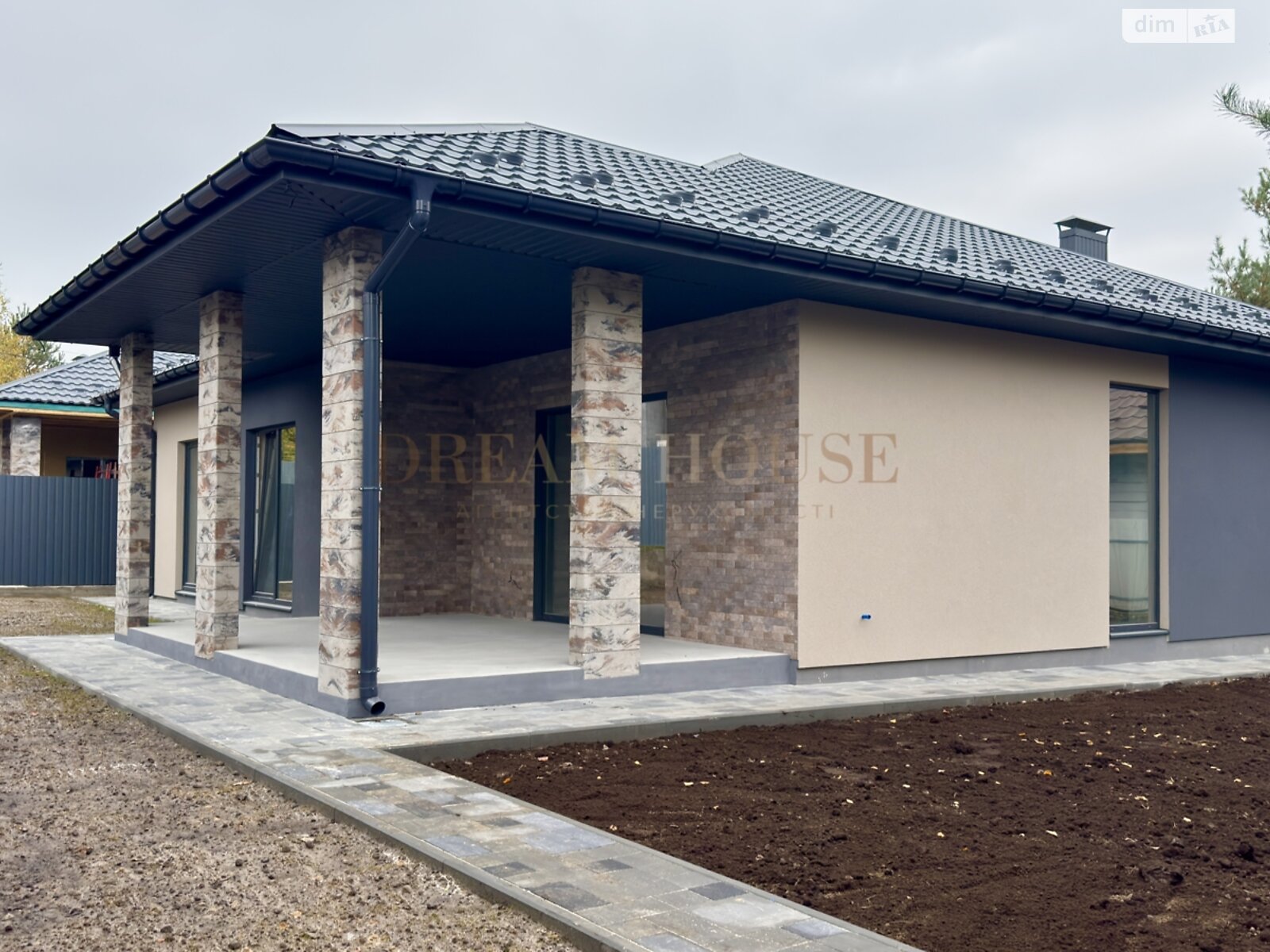 одноэтажный дом с отоплением, 125 кв. м, кирпич. Продажа в Ворзеле фото 1 одноэтажный дом с отоплением, 125 кв. м, кирпич. Продажа в Ворзеле фото 1