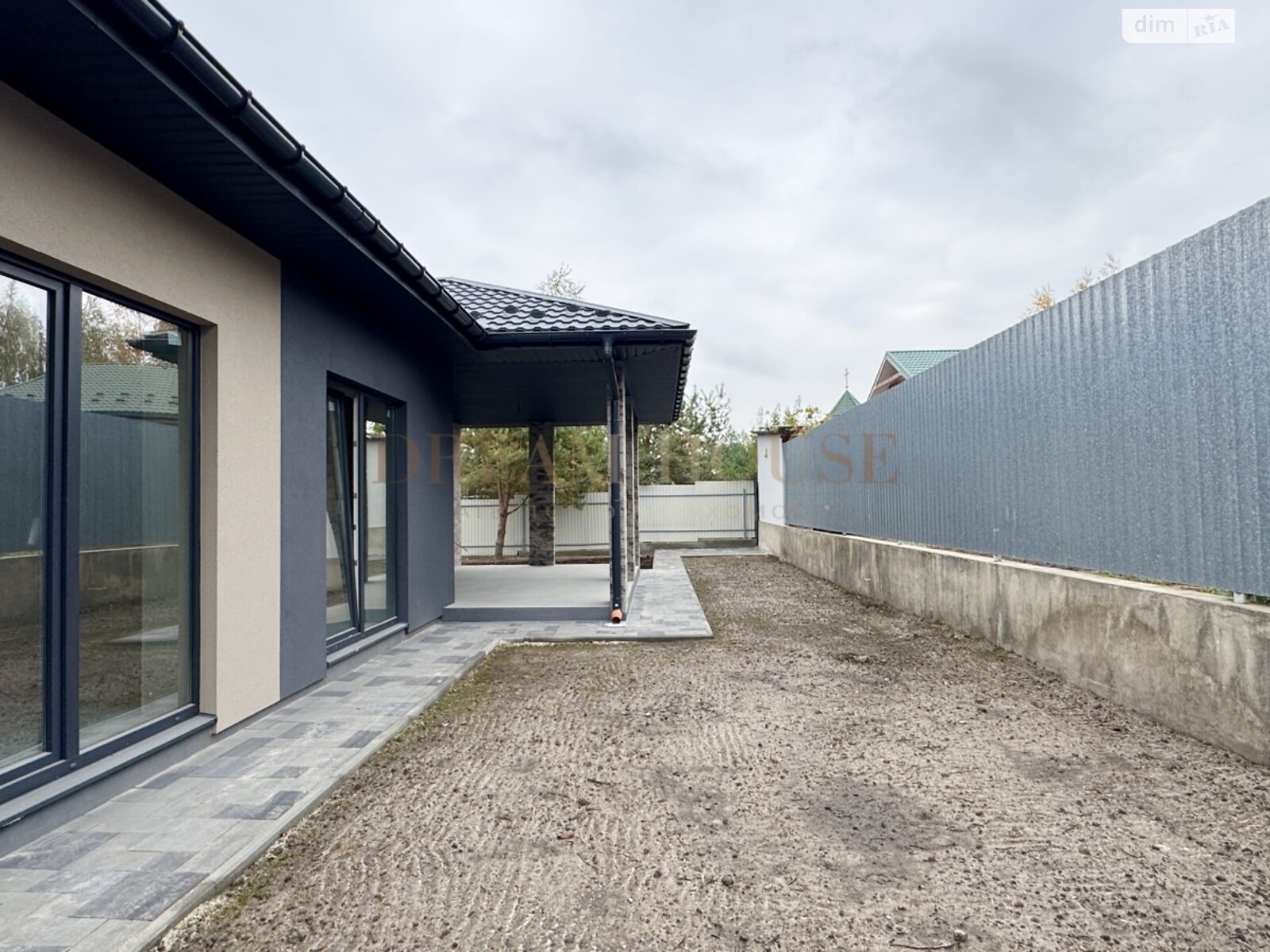 одноэтажный дом с отоплением, 125 кв. м, кирпич. Продажа в Ворзеле фото 1 одноэтажный дом с отоплением, 125 кв. м, кирпич. Продажа в Ворзеле фото 1