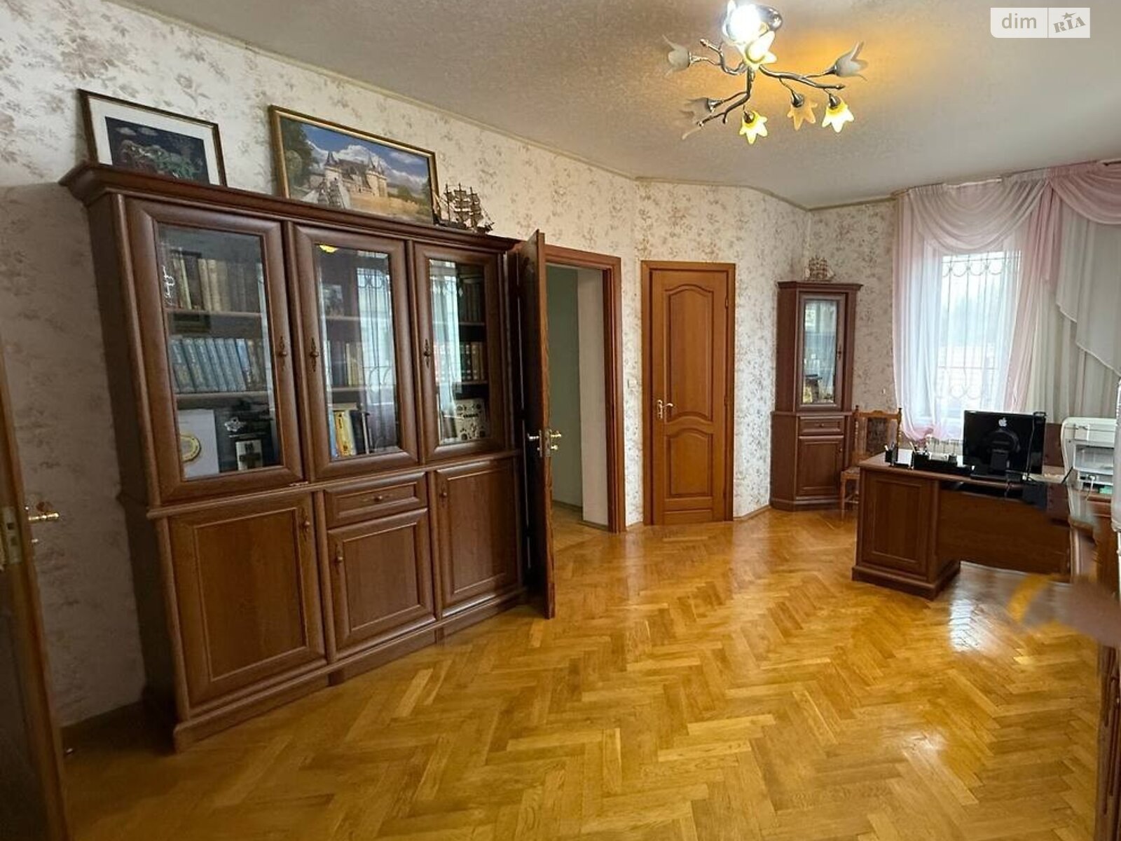 трехэтажный дом с гаражом, 300.4 кв. м, кирпич. Продажа в Ворзеле фото 1 трехэтажный дом с гаражом, 300.4 кв. м, кирпич. Продажа в Ворзеле фото 1
