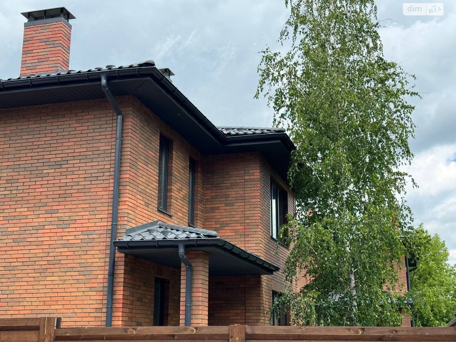двухэтажный дом с мансардой, 131 кв. м, кирпич. Продажа в Ворзеле фото 1 двухэтажный дом с мансардой, 131 кв. м, кирпич. Продажа в Ворзеле фото 1