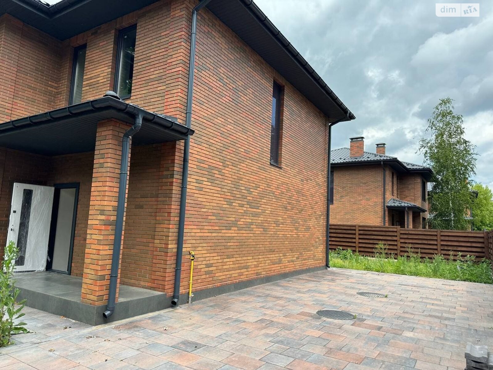 двухэтажный дом с мансардой, 131 кв. м, кирпич. Продажа в Ворзеле фото 1 двухэтажный дом с мансардой, 131 кв. м, кирпич. Продажа в Ворзеле фото 1