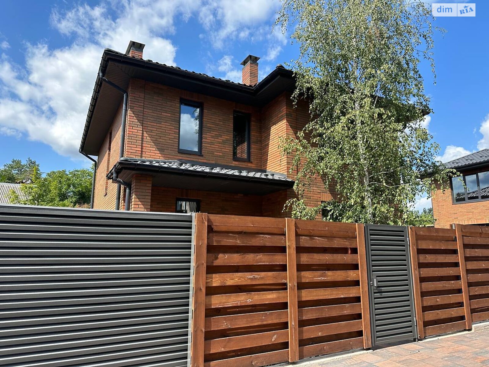 двухэтажный дом с мансардой, 131 кв. м, кирпич. Продажа в Ворзеле фото 1 двухэтажный дом с мансардой, 131 кв. м, кирпич. Продажа в Ворзеле фото 1