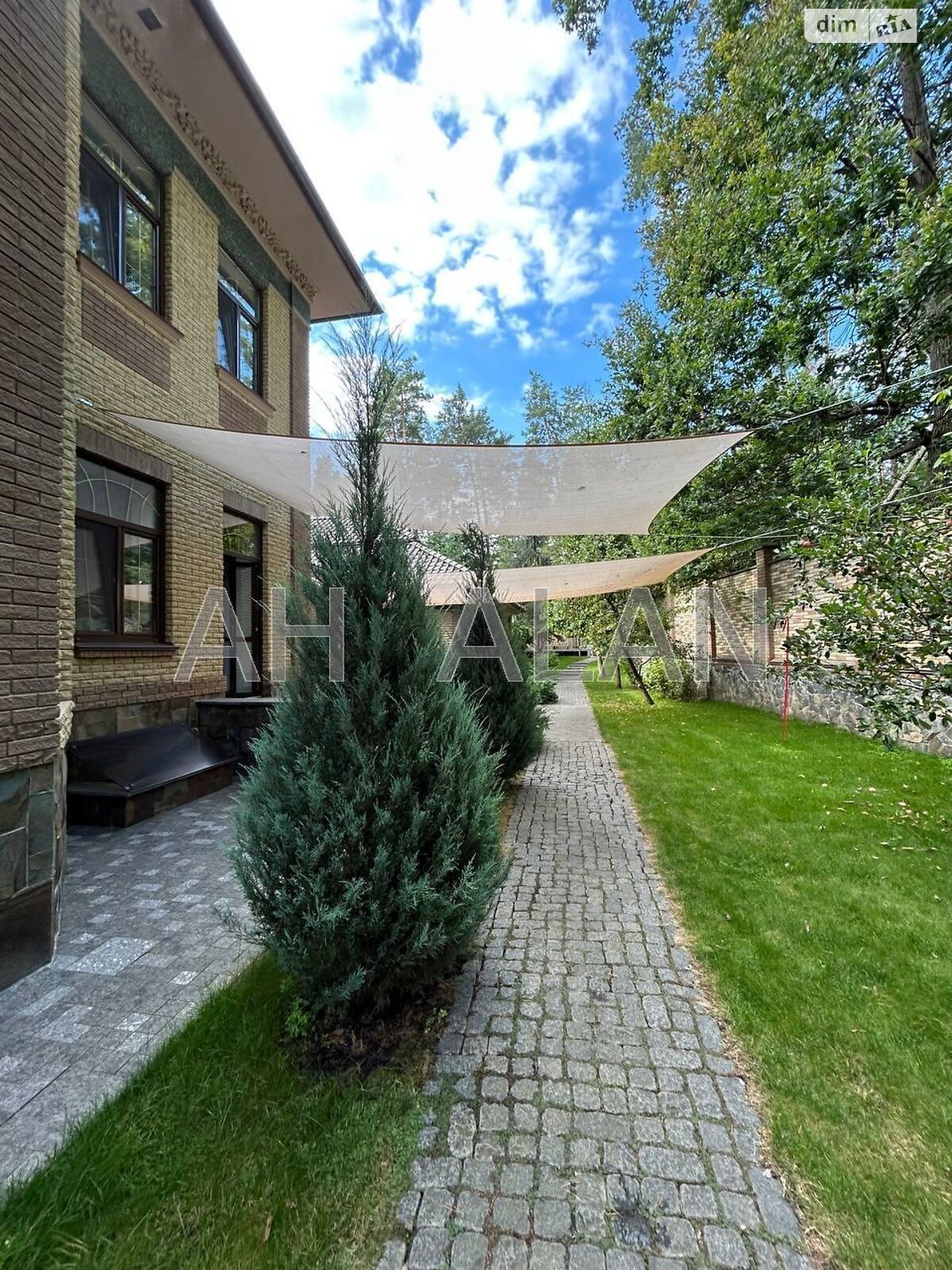 триповерховий будинок з опаленням, 1101.5 кв. м, цегла. Продаж у Ворзелі фото 1 триповерховий будинок з опаленням, 1101.5 кв. м, цегла. Продаж у Ворзелі фото 1