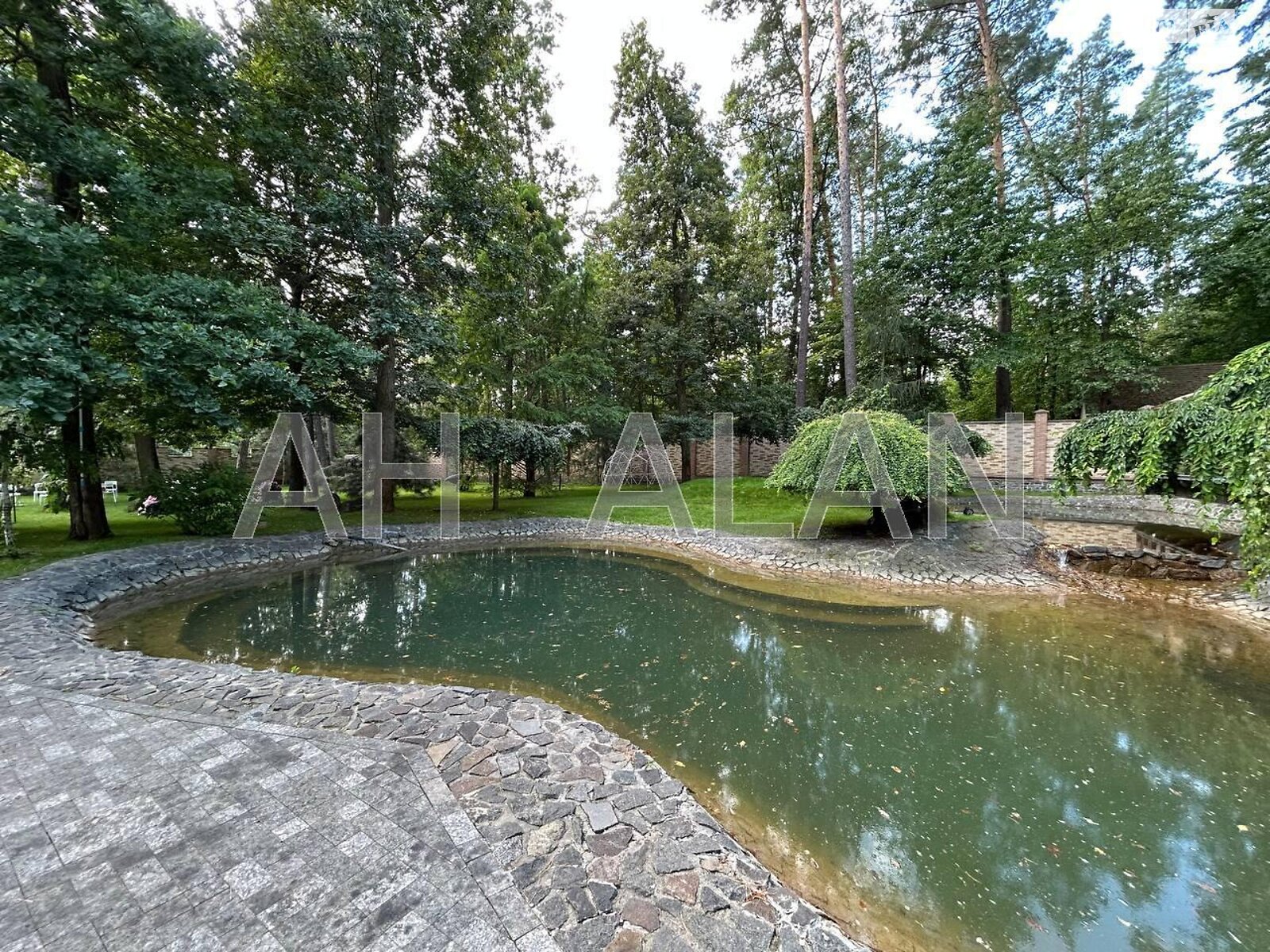 триповерховий будинок з опаленням, 1101.5 кв. м, цегла. Продаж у Ворзелі фото 1 триповерховий будинок з опаленням, 1101.5 кв. м, цегла. Продаж у Ворзелі фото 1