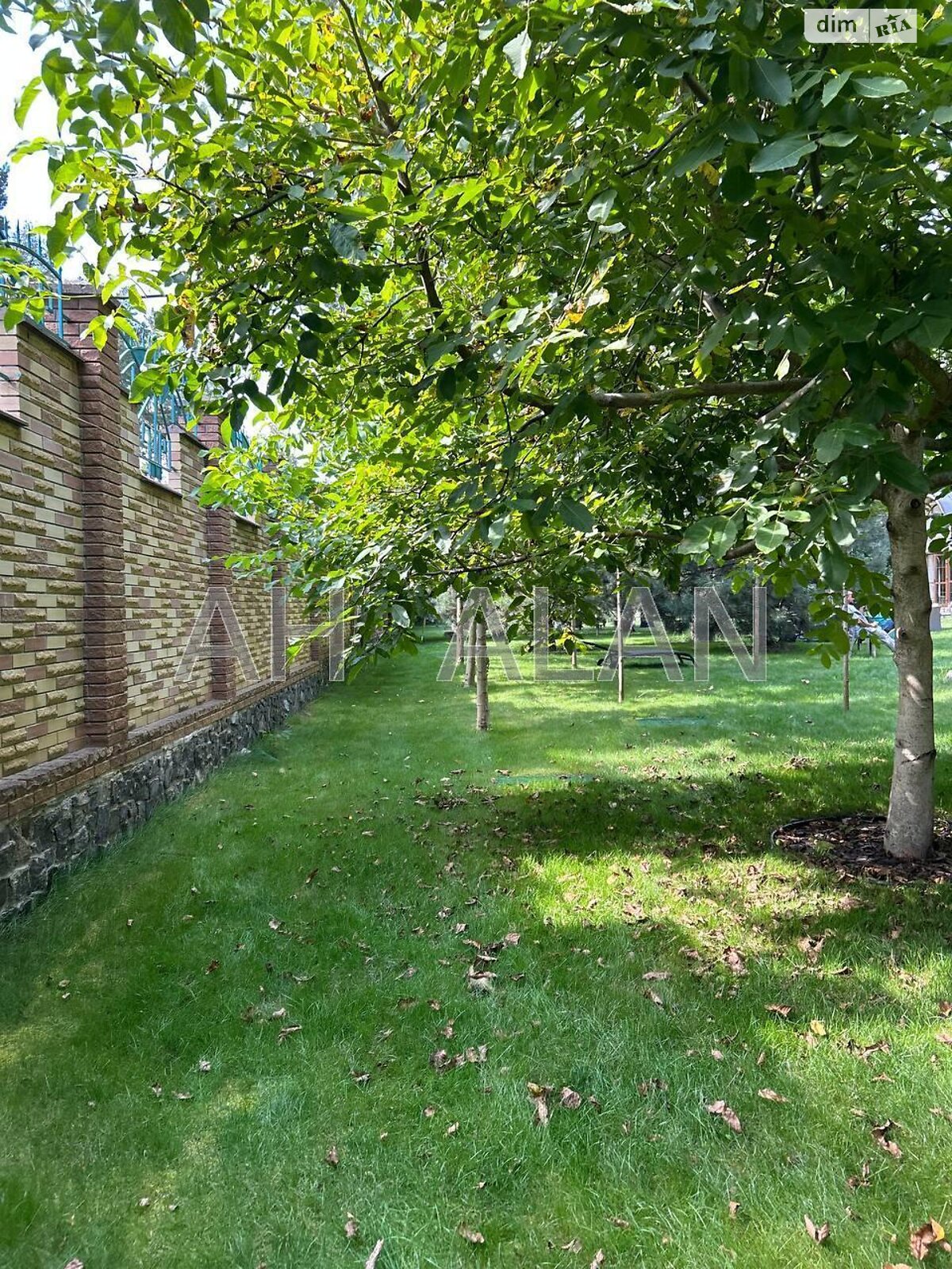 триповерховий будинок з опаленням, 1101.5 кв. м, цегла. Продаж у Ворзелі фото 1 триповерховий будинок з опаленням, 1101.5 кв. м, цегла. Продаж у Ворзелі фото 1