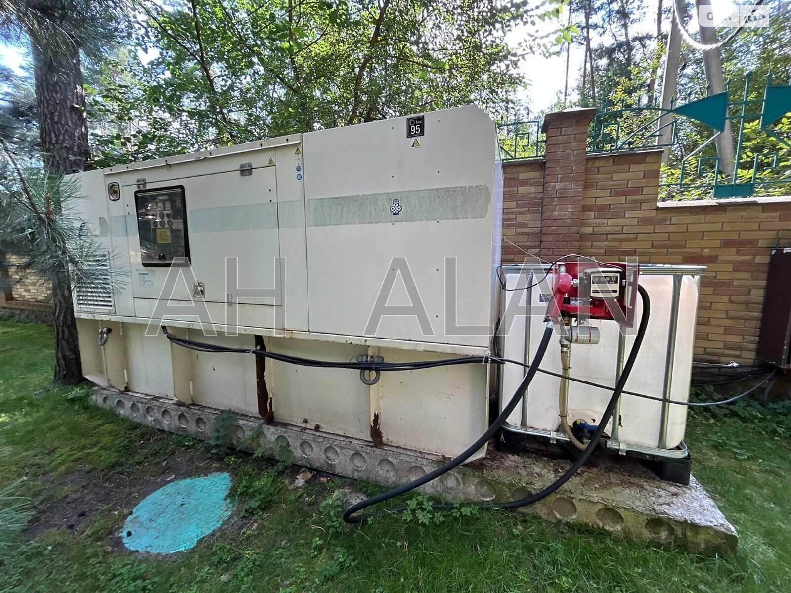 триповерховий будинок з опаленням, 1101.5 кв. м, цегла. Продаж у Ворзелі фото 1 триповерховий будинок з опаленням, 1101.5 кв. м, цегла. Продаж у Ворзелі фото 1