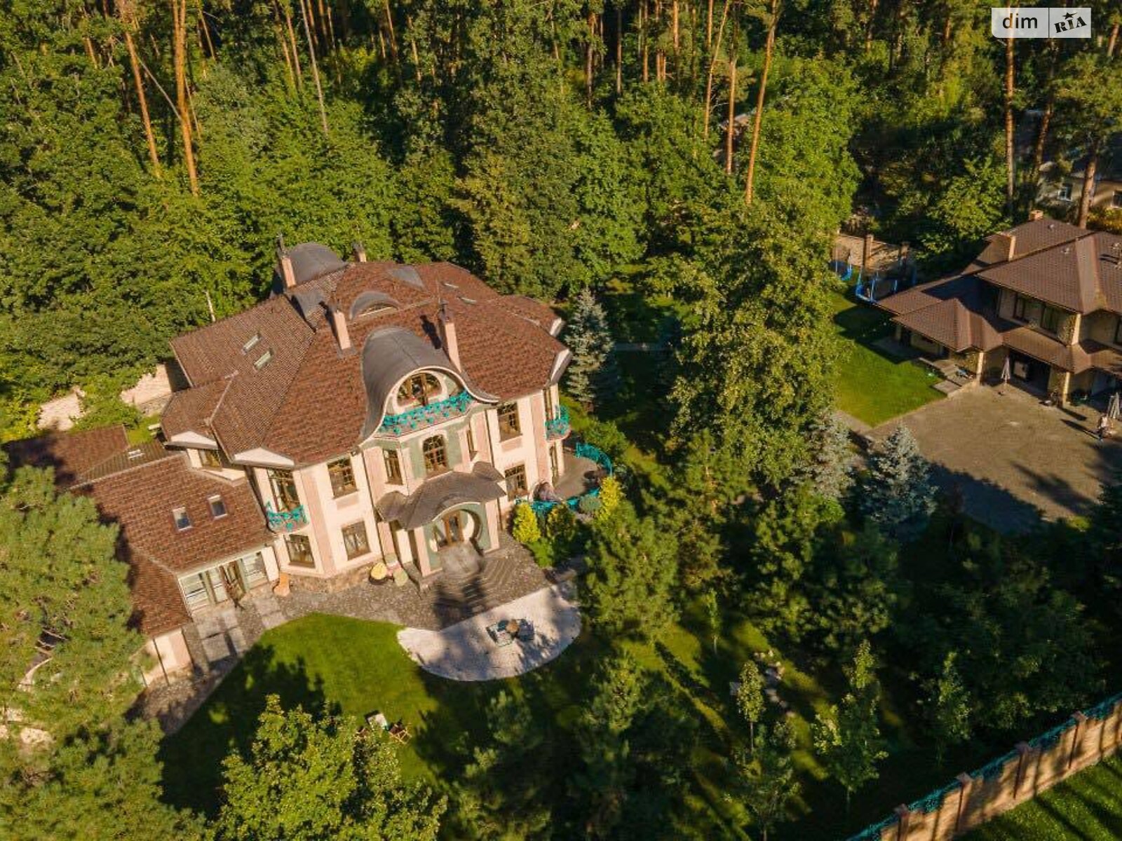 триповерховий будинок з опаленням, 1101.5 кв. м, цегла. Продаж у Ворзелі фото 1 триповерховий будинок з опаленням, 1101.5 кв. м, цегла. Продаж у Ворзелі фото 1