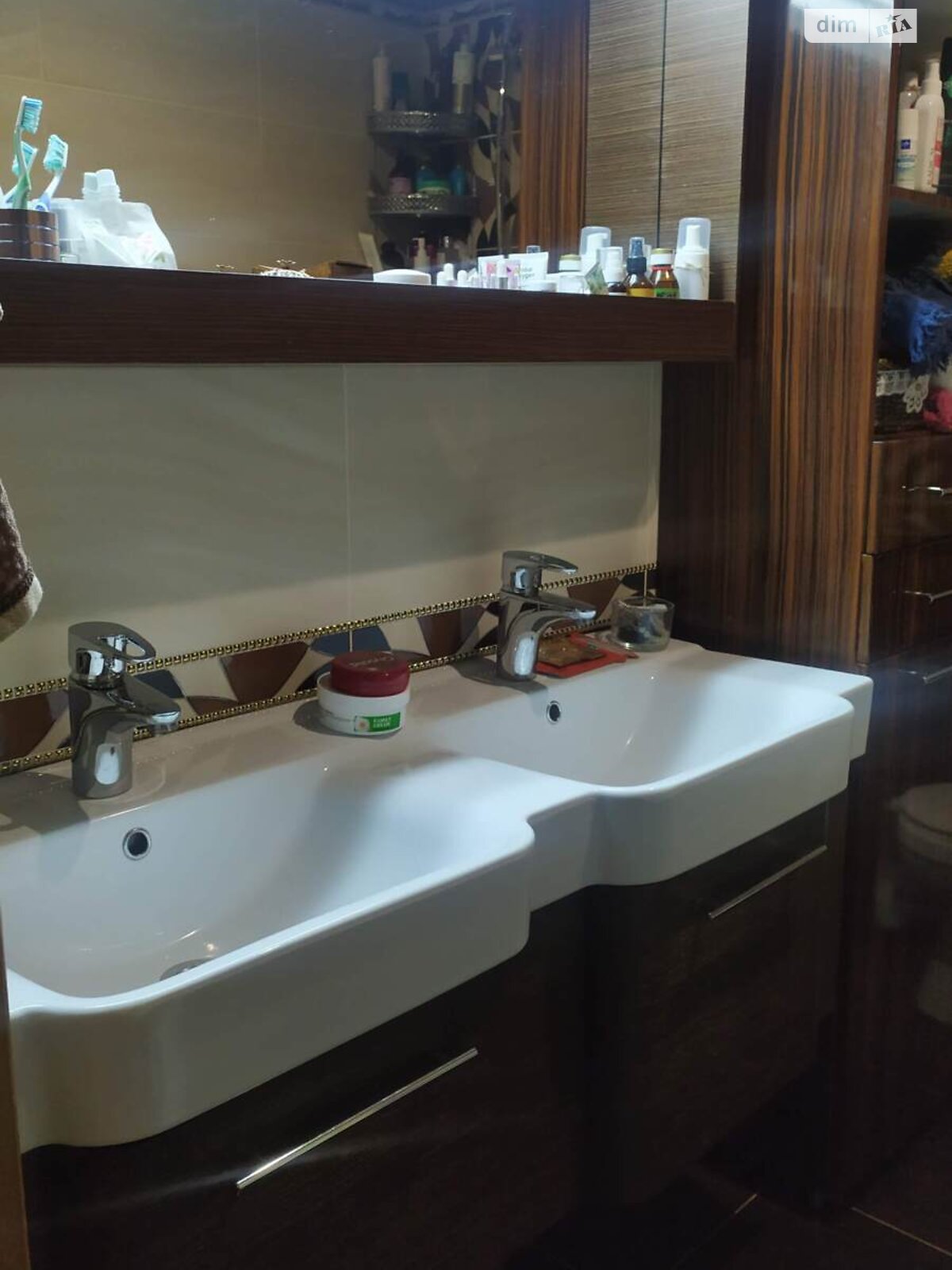 двоповерховий будинок з ремонтом, 233.8 кв. м, цегла. Продаж у Ворзелі фото 1 двоповерховий будинок з ремонтом, 233.8 кв. м, цегла. Продаж у Ворзелі фото 1