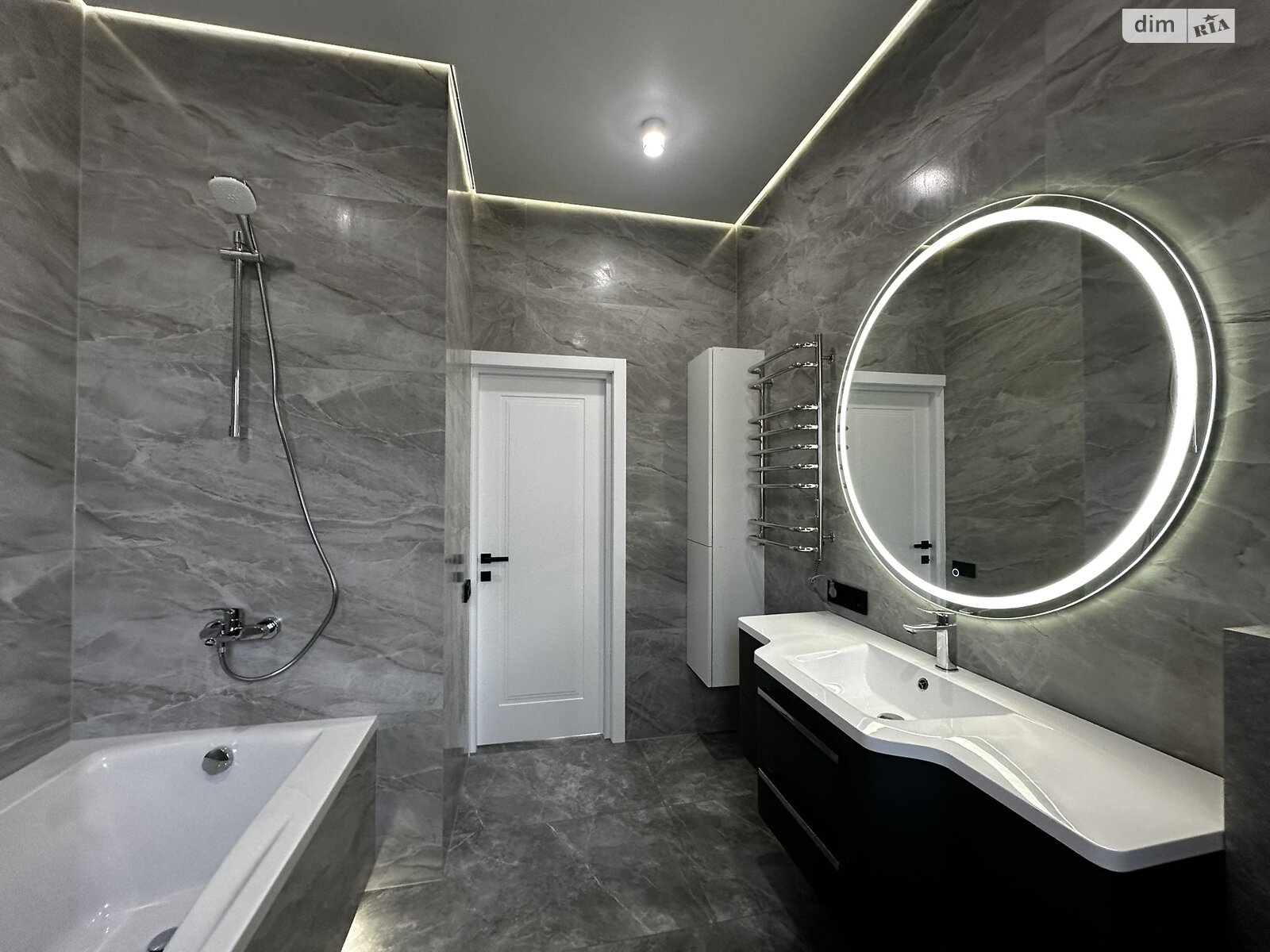 одноэтажный дом с ремонтом, 103 кв. м, кирпич. Продажа в Ворзеле фото 1