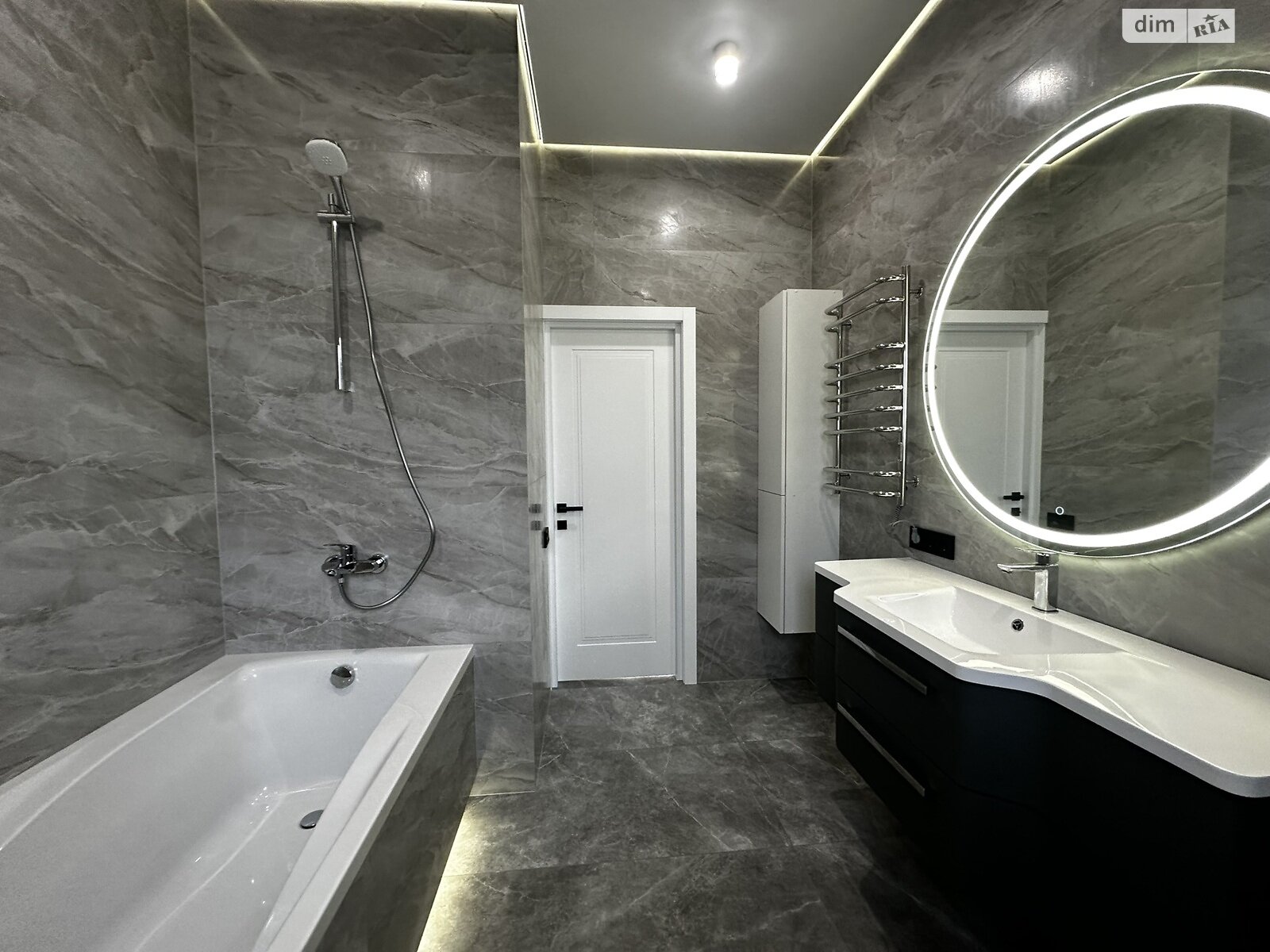 одноэтажный дом с ремонтом, 103 кв. м, кирпич. Продажа в Ворзеле фото 1