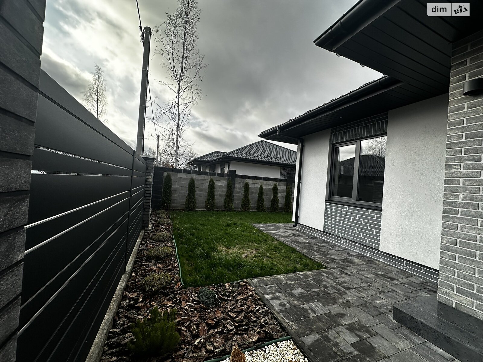 одноэтажный дом с ремонтом, 103 кв. м, кирпич. Продажа в Ворзеле фото 1