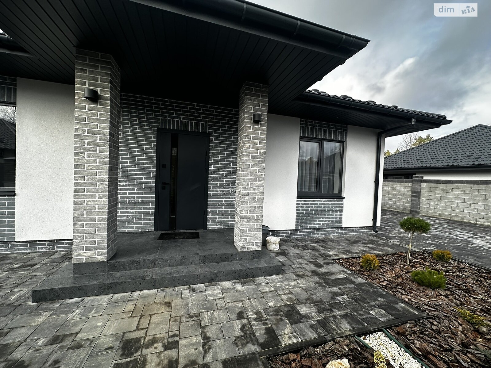 одноэтажный дом с ремонтом, 103 кв. м, кирпич. Продажа в Ворзеле фото 1