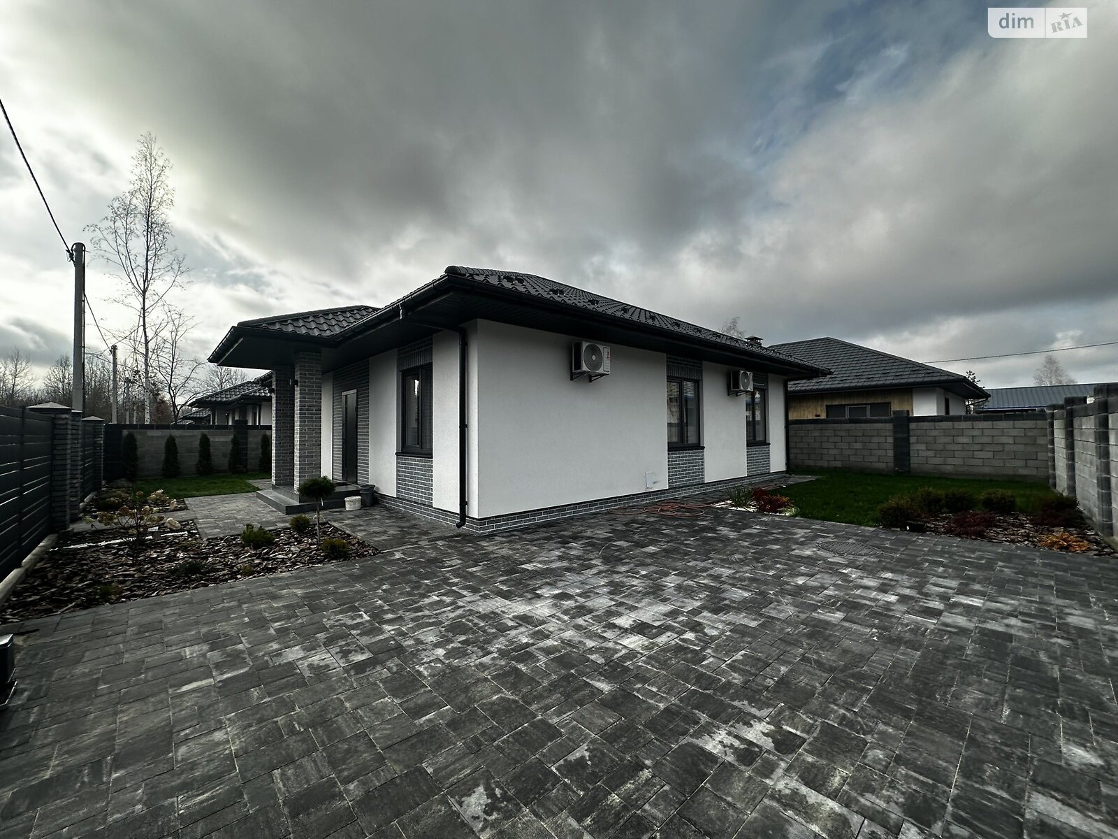 одноэтажный дом с ремонтом, 103 кв. м, кирпич. Продажа в Ворзеле фото 1