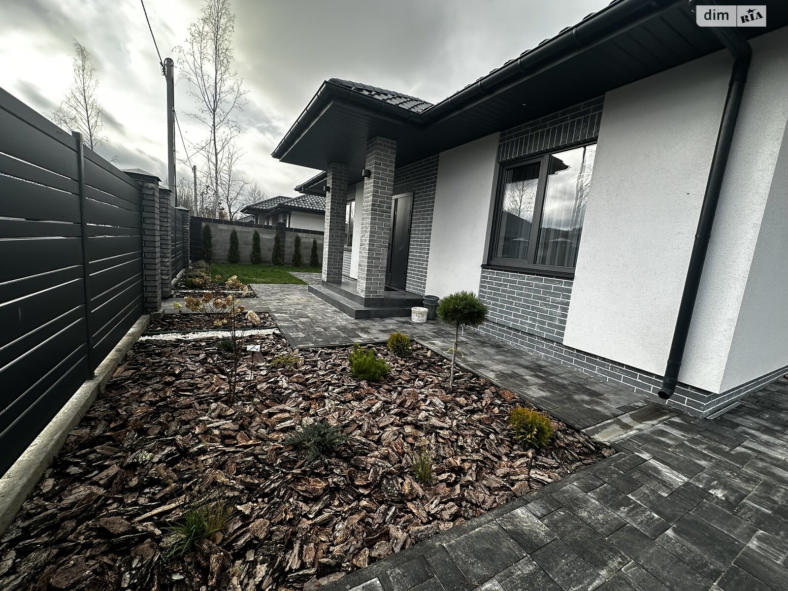 одноэтажный дом с ремонтом, 103 кв. м, кирпич. Продажа в Ворзеле фото 1