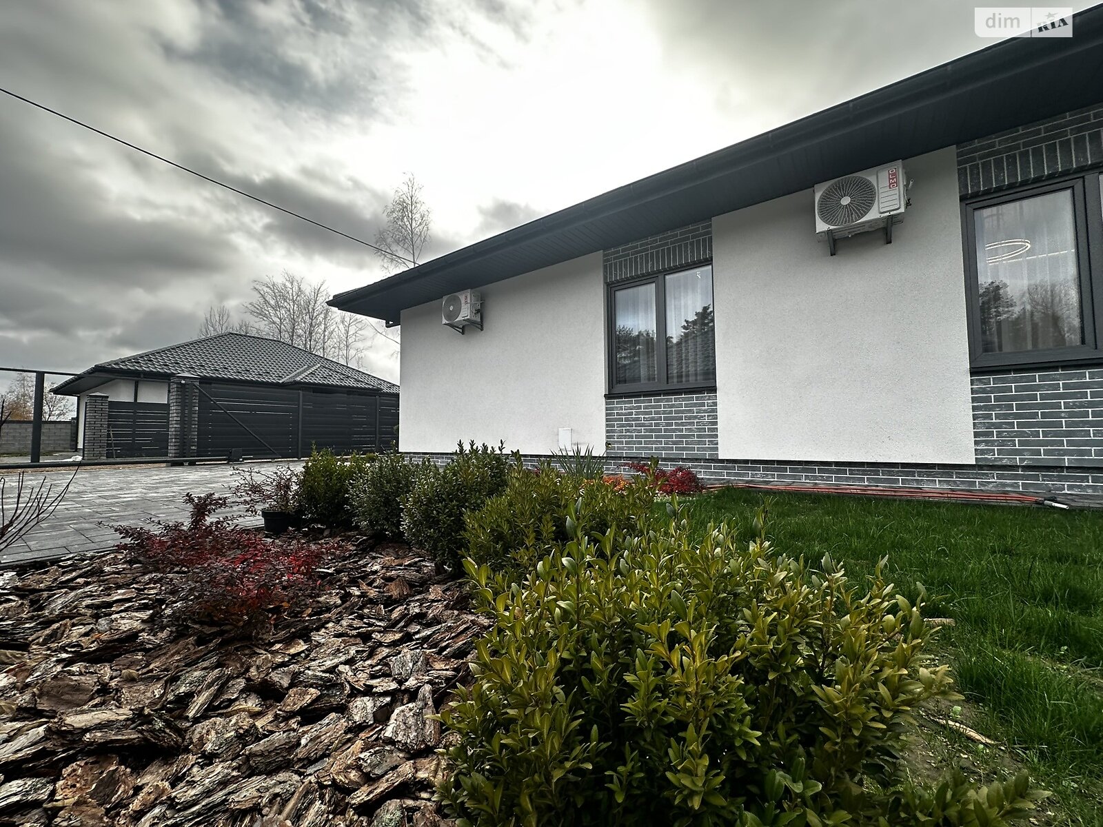 одноэтажный дом с ремонтом, 103 кв. м, кирпич. Продажа в Ворзеле фото 1