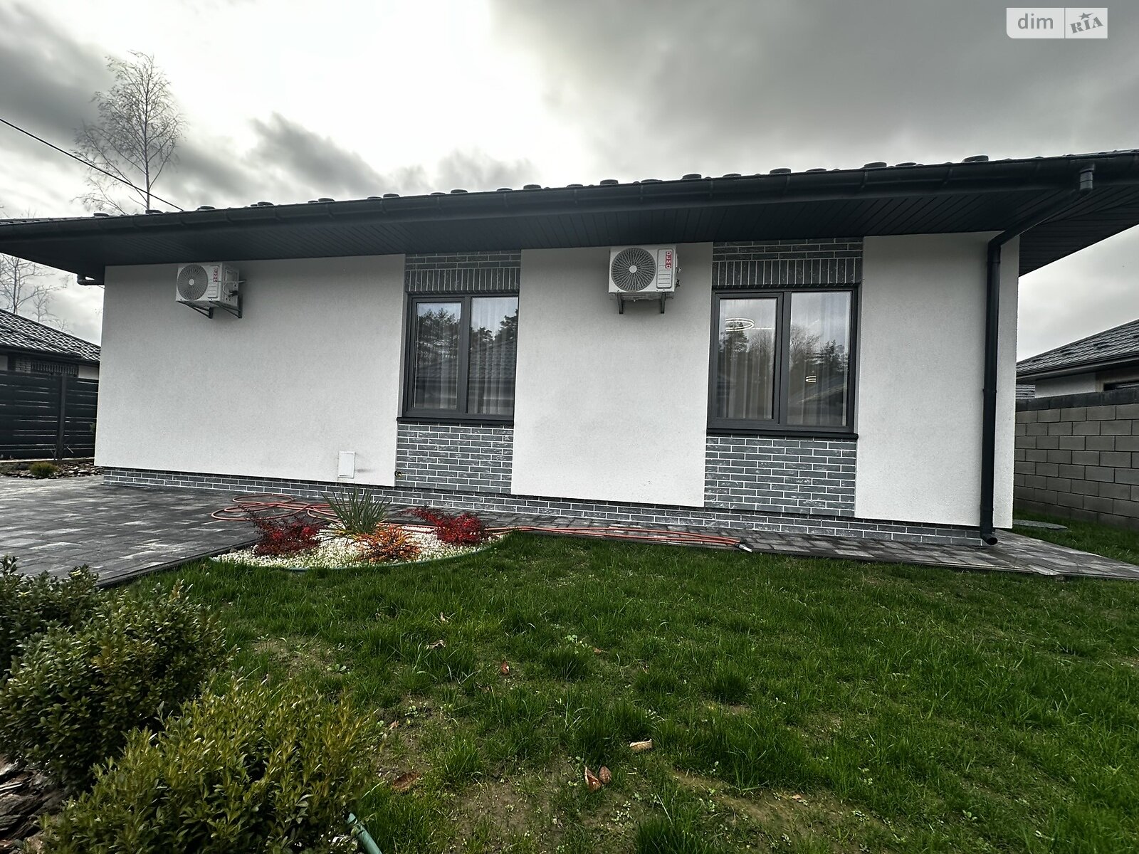 одноэтажный дом с ремонтом, 103 кв. м, кирпич. Продажа в Ворзеле фото 1