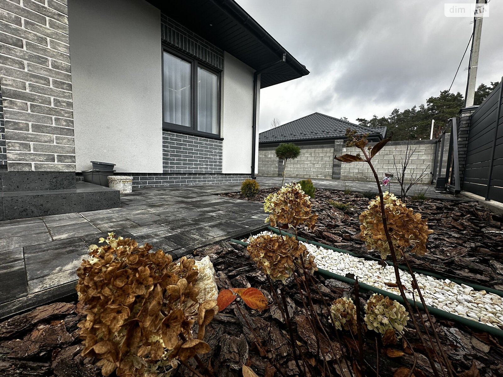 одноэтажный дом с ремонтом, 103 кв. м, кирпич. Продажа в Ворзеле фото 1