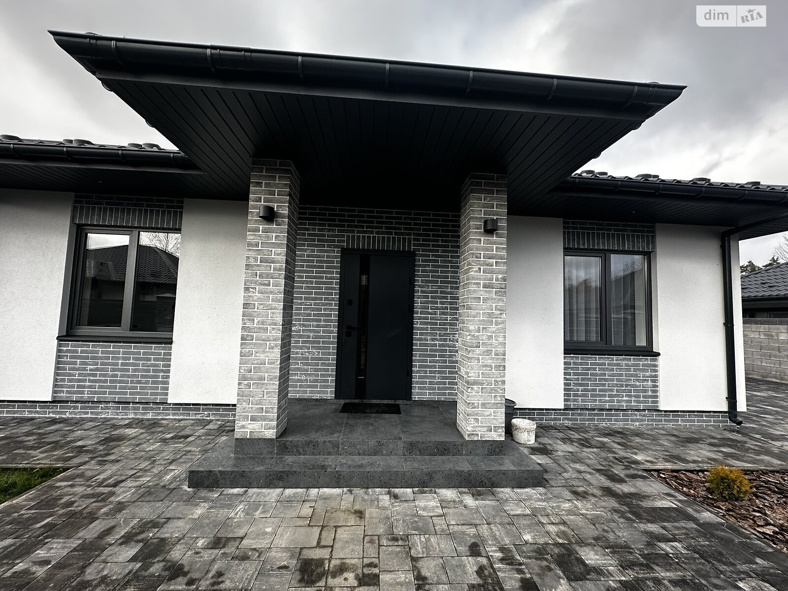 одноэтажный дом с ремонтом, 103 кв. м, кирпич. Продажа в Ворзеле фото 1