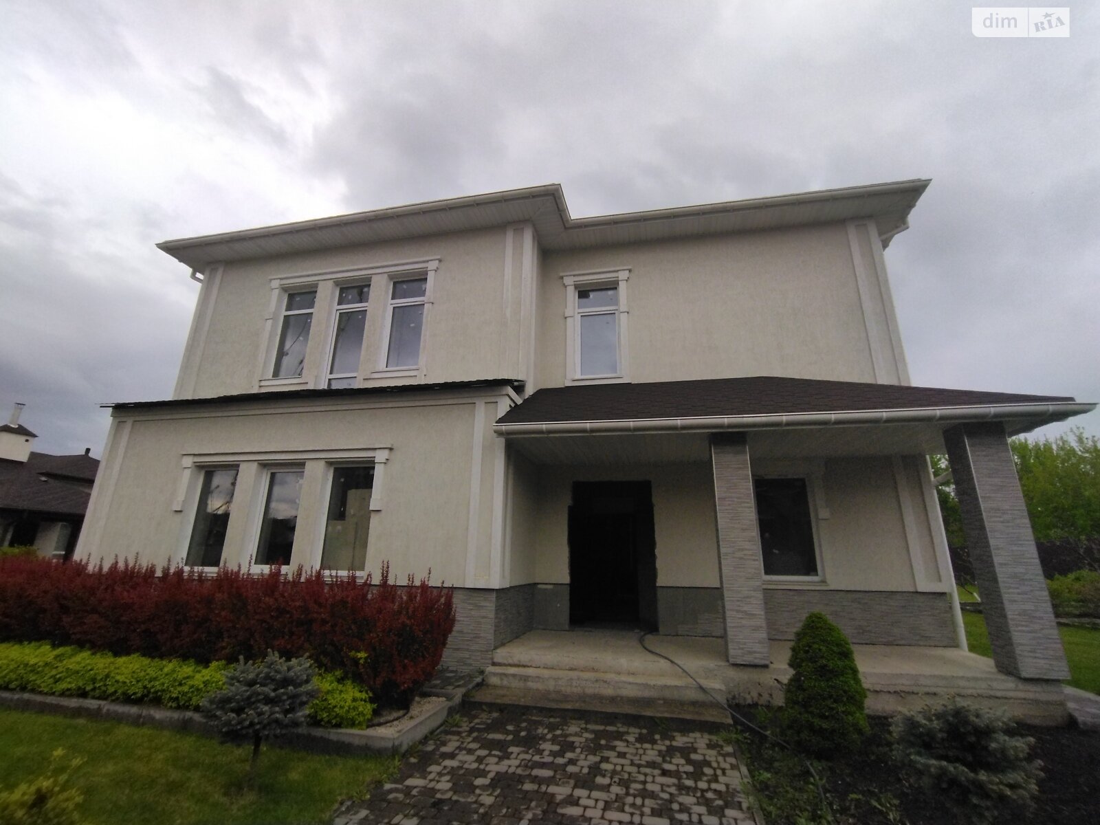 двухэтажный дом с балконом, 370.1 кв. м, керамический кирпич. Продажа в Михайловке-Рубежовке фото 1