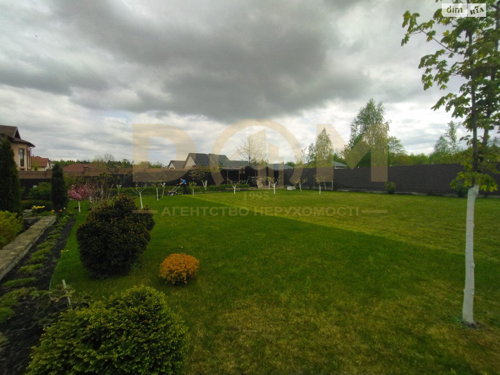 двухэтажный дом с балконом, 370.1 кв. м, керамический кирпич. Продажа в Михайловке-Рубежовке фото 1