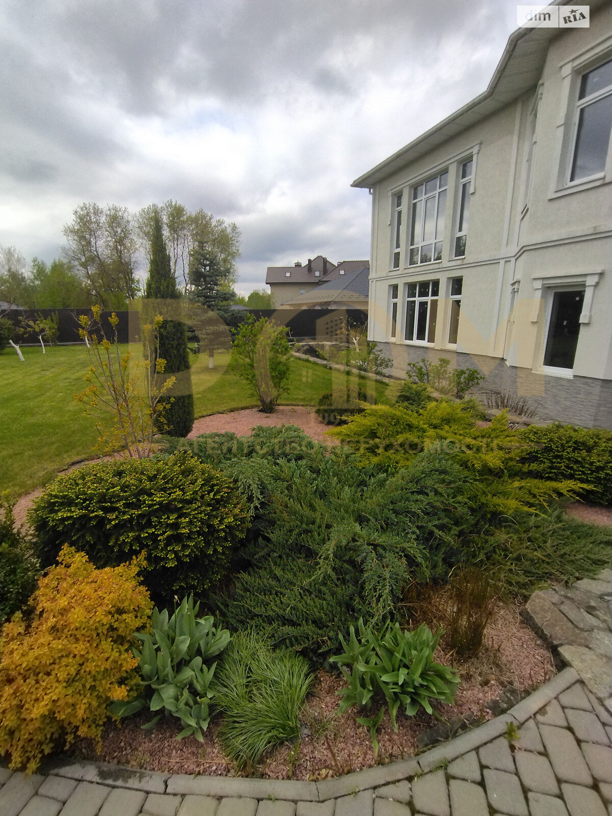 двухэтажный дом с балконом, 370.1 кв. м, керамический кирпич. Продажа в Михайловке-Рубежовке фото 1