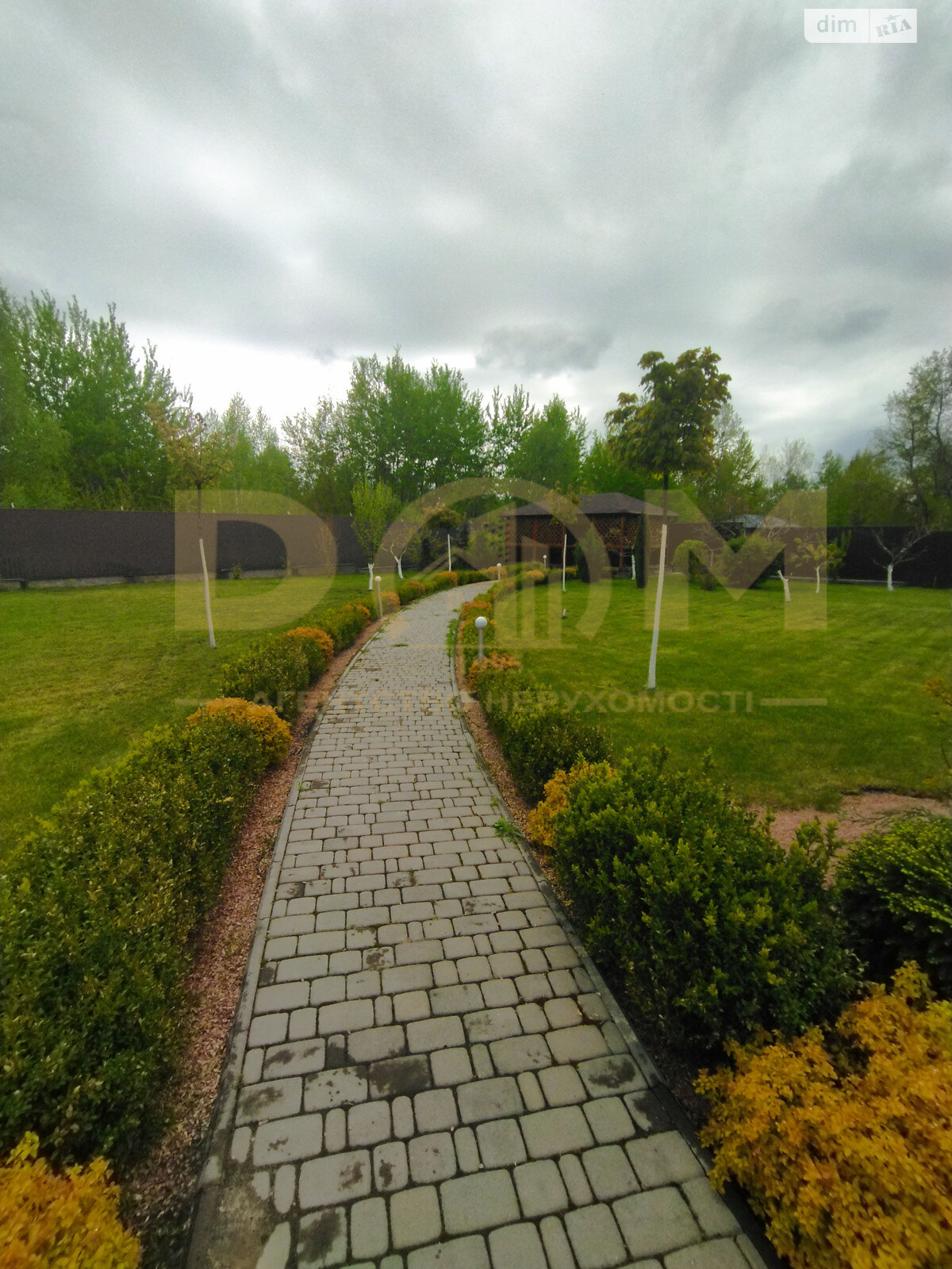 двухэтажный дом с балконом, 370.1 кв. м, керамический кирпич. Продажа в Михайловке-Рубежовке фото 1