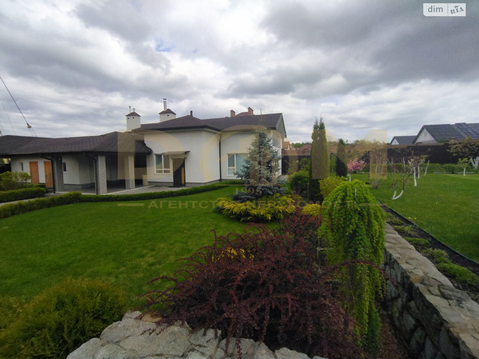 двухэтажный дом с балконом, 370.1 кв. м, керамический кирпич. Продажа в Михайловке-Рубежовке фото 1