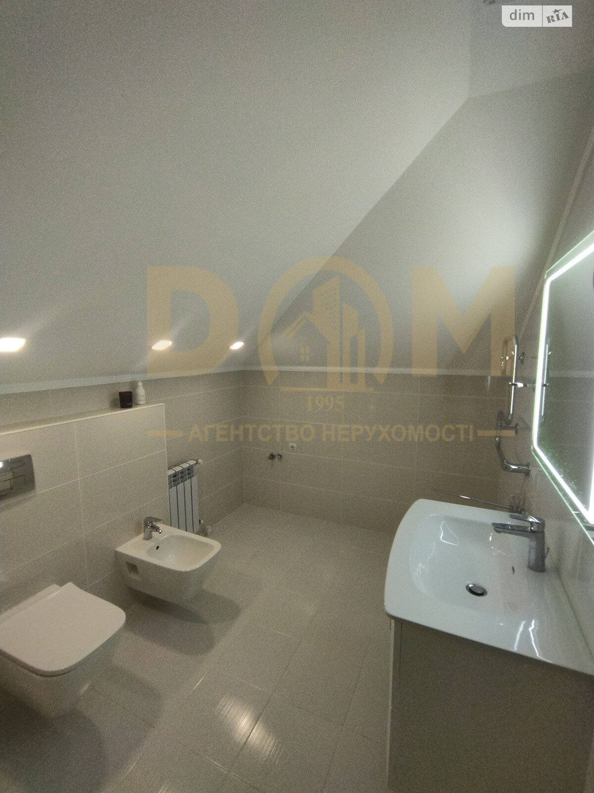 двухэтажный дом с балконом, 370.1 кв. м, керамический кирпич. Продажа в Михайловке-Рубежовке фото 1