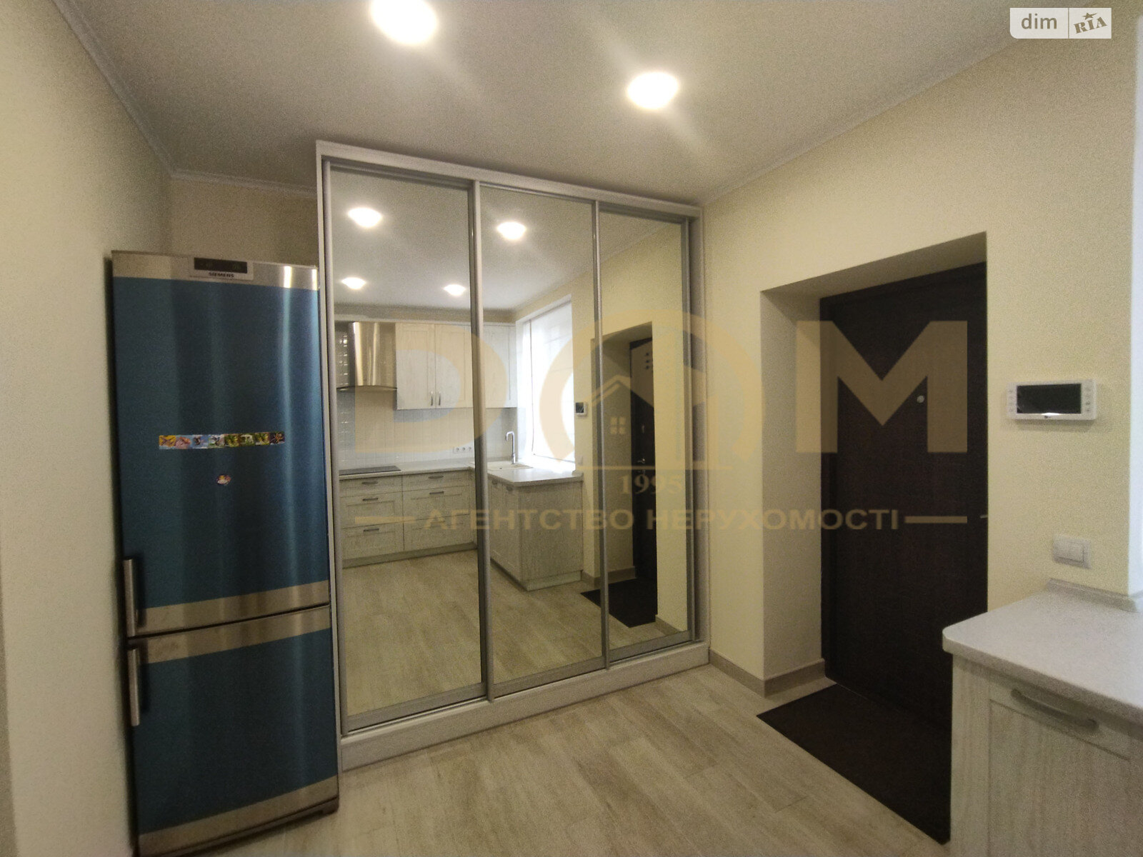 двухэтажный дом с балконом, 370.1 кв. м, керамический кирпич. Продажа в Михайловке-Рубежовке фото 1