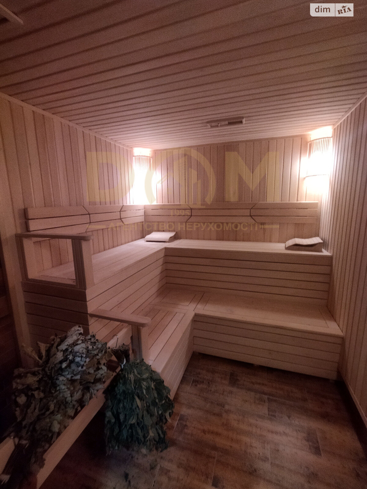 двухэтажный дом с балконом, 370.1 кв. м, керамический кирпич. Продажа в Михайловке-Рубежовке фото 1