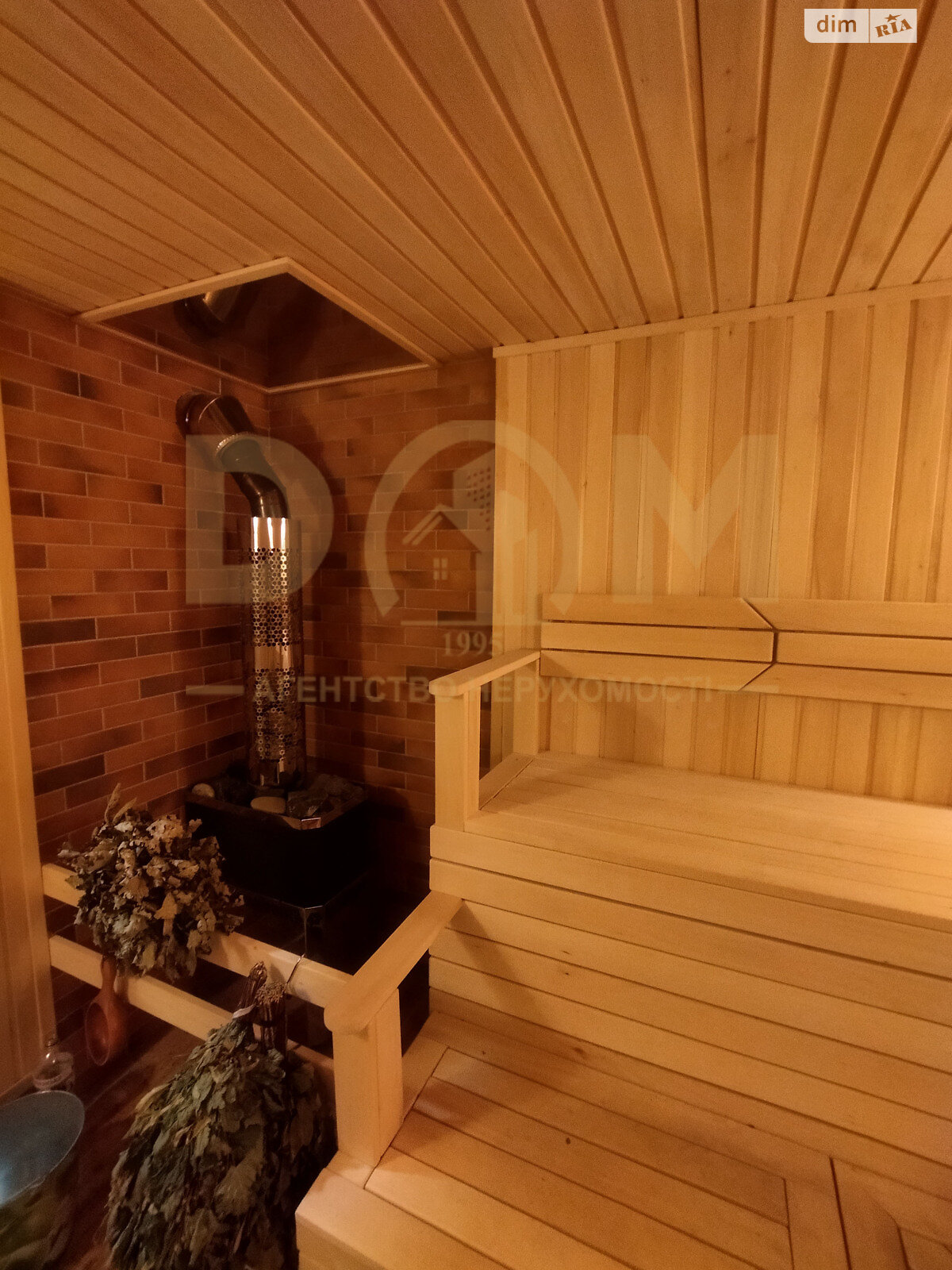 двухэтажный дом с балконом, 370.1 кв. м, керамический кирпич. Продажа в Михайловке-Рубежовке фото 1