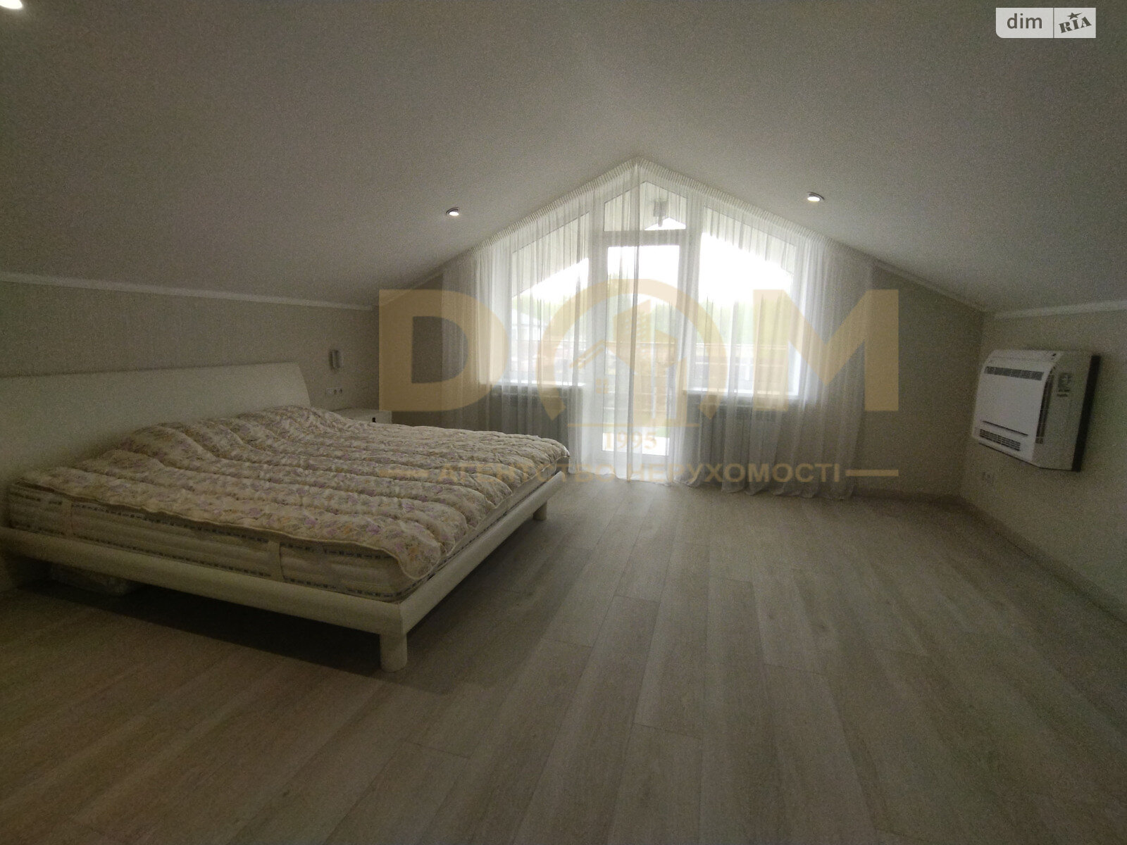 двухэтажный дом с балконом, 370.1 кв. м, керамический кирпич. Продажа в Михайловке-Рубежовке фото 1