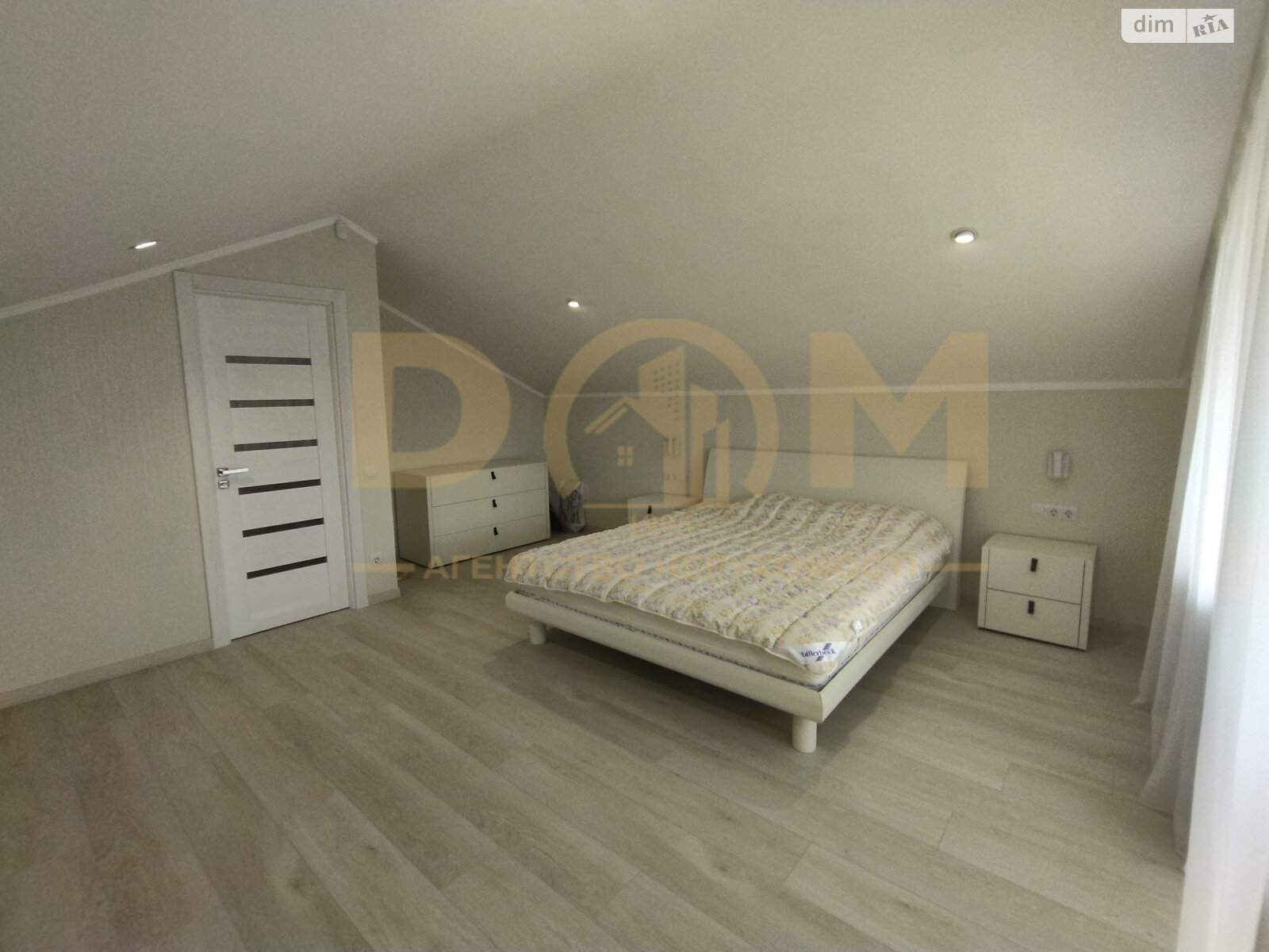 двухэтажный дом с балконом, 370.1 кв. м, керамический кирпич. Продажа в Михайловке-Рубежовке фото 1