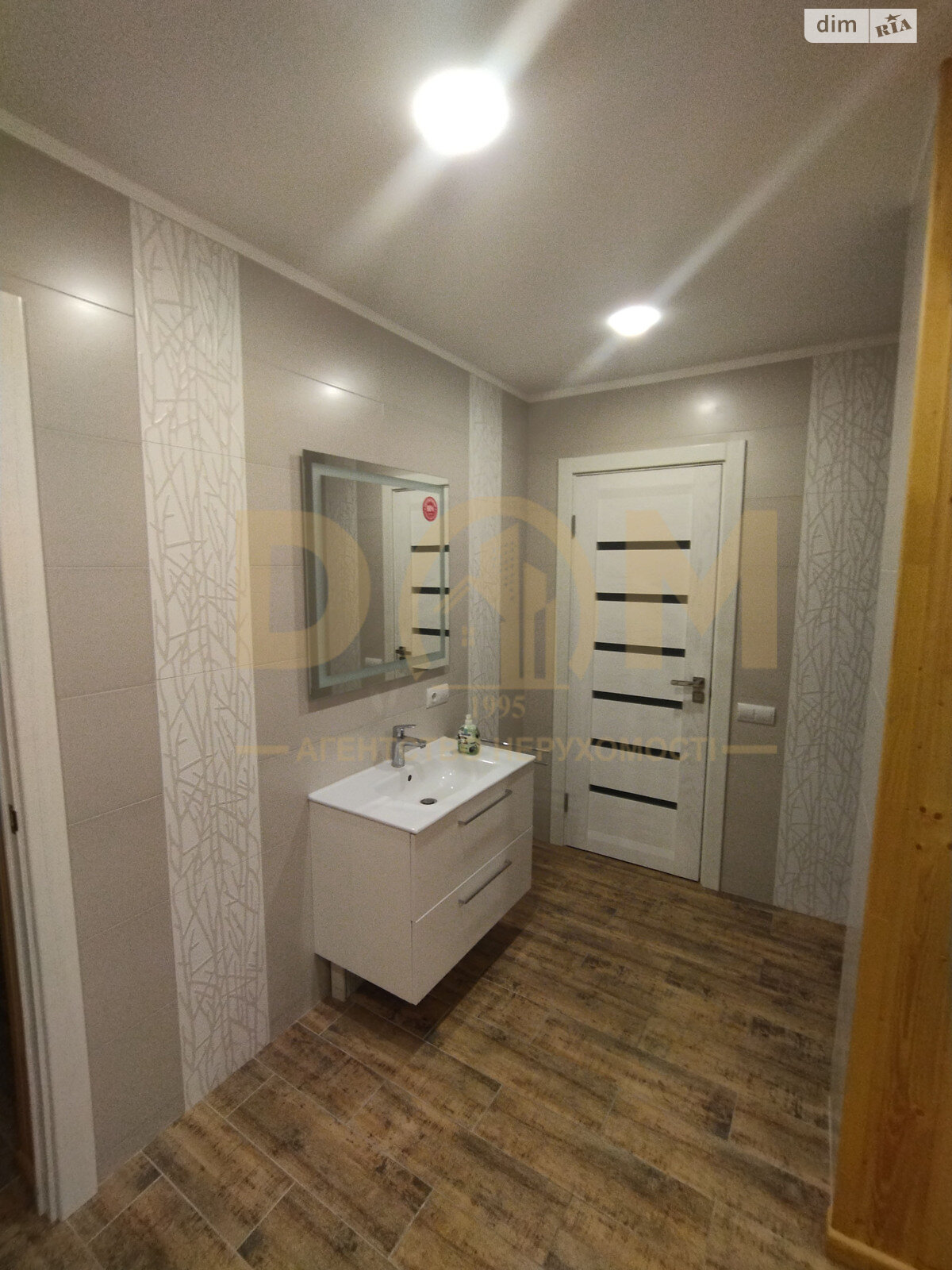 двухэтажный дом с балконом, 370.1 кв. м, керамический кирпич. Продажа в Михайловке-Рубежовке фото 1