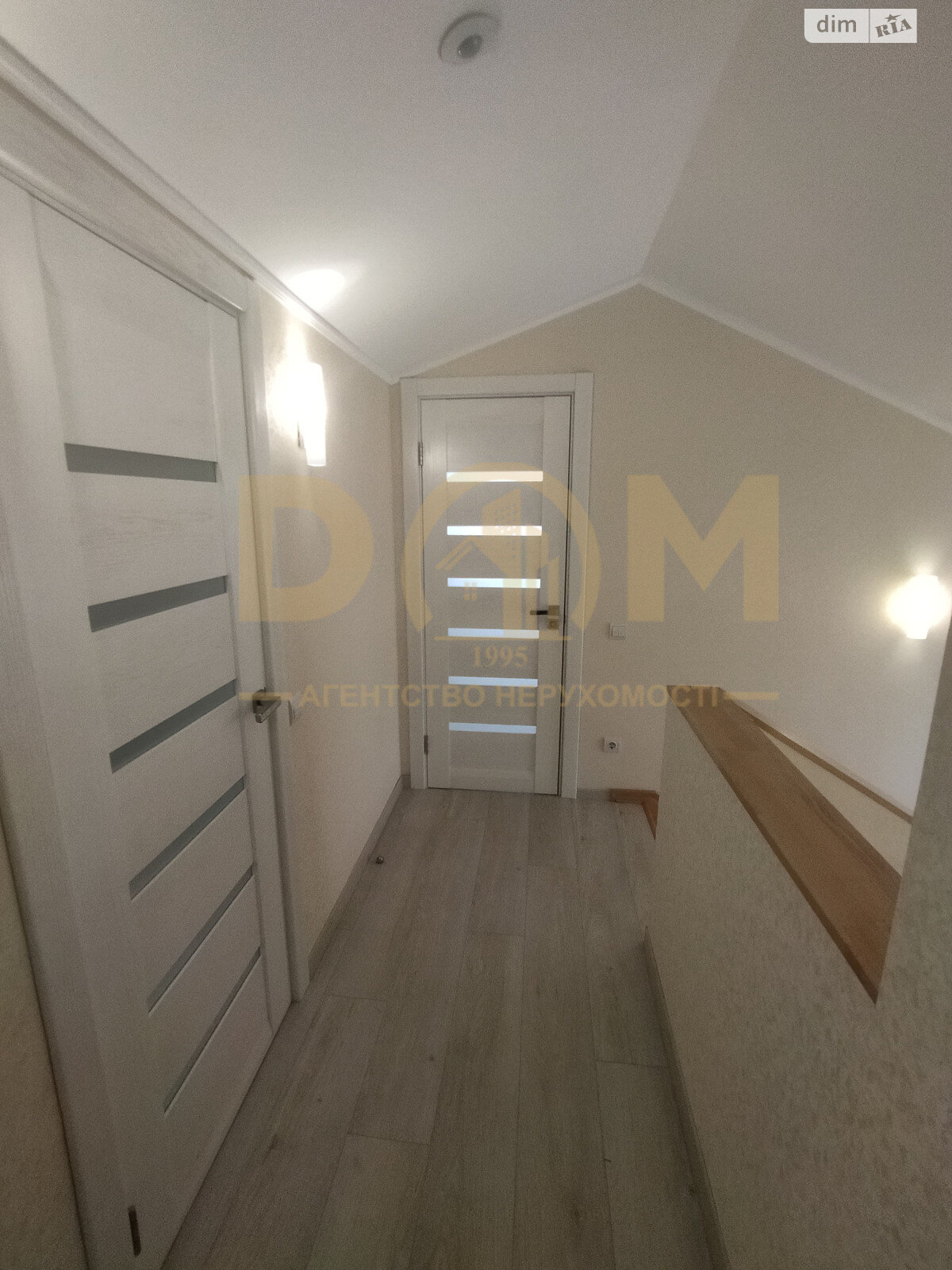 двухэтажный дом с балконом, 370.1 кв. м, керамический кирпич. Продажа в Михайловке-Рубежовке фото 1