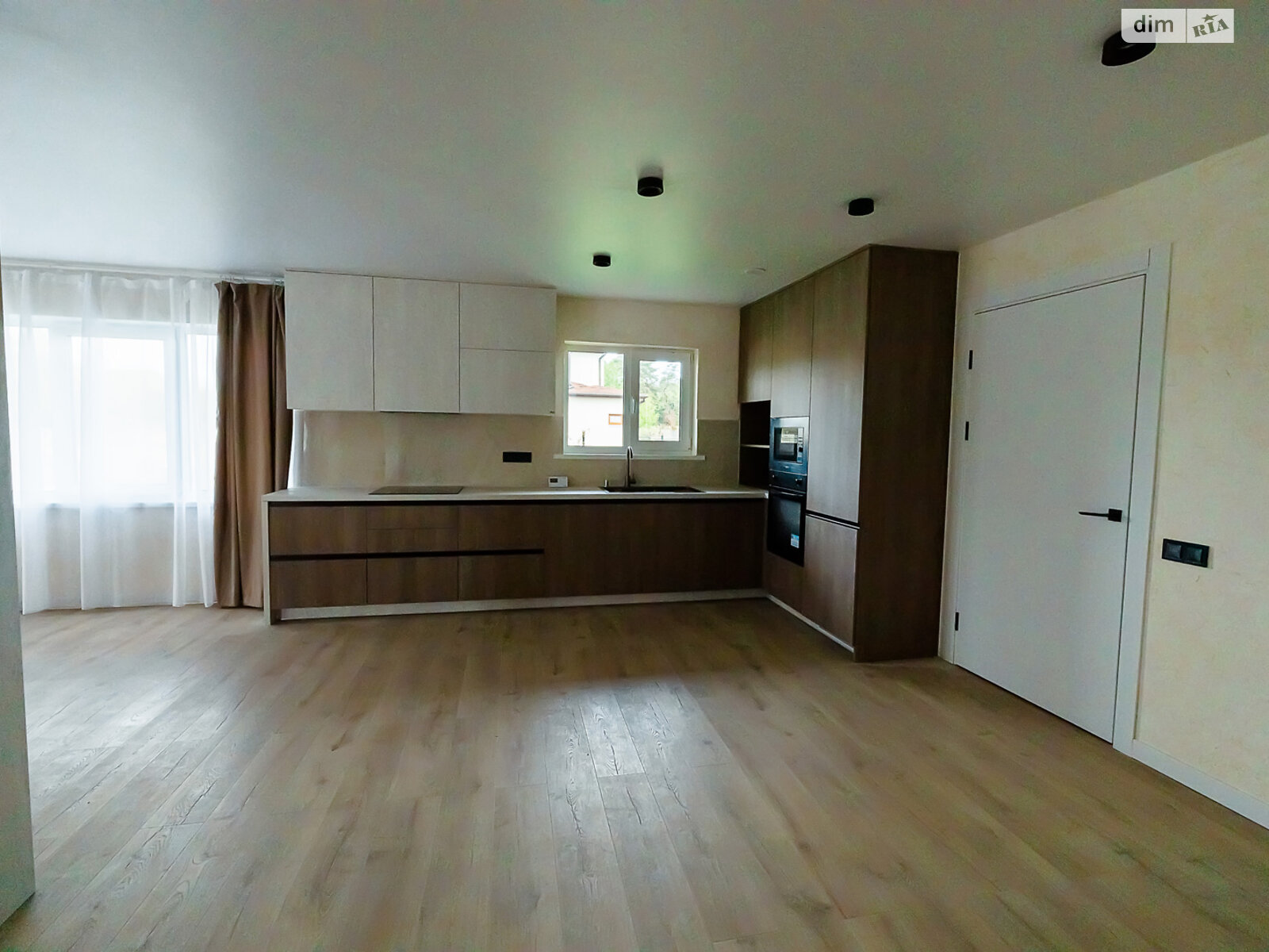 двоповерховий будинок з ремонтом, 247.7 кв. м, цегла. Продаж у Вишеграді фото 1 двоповерховий будинок з ремонтом, 247.7 кв. м, цегла. Продаж у Вишеграді фото 1