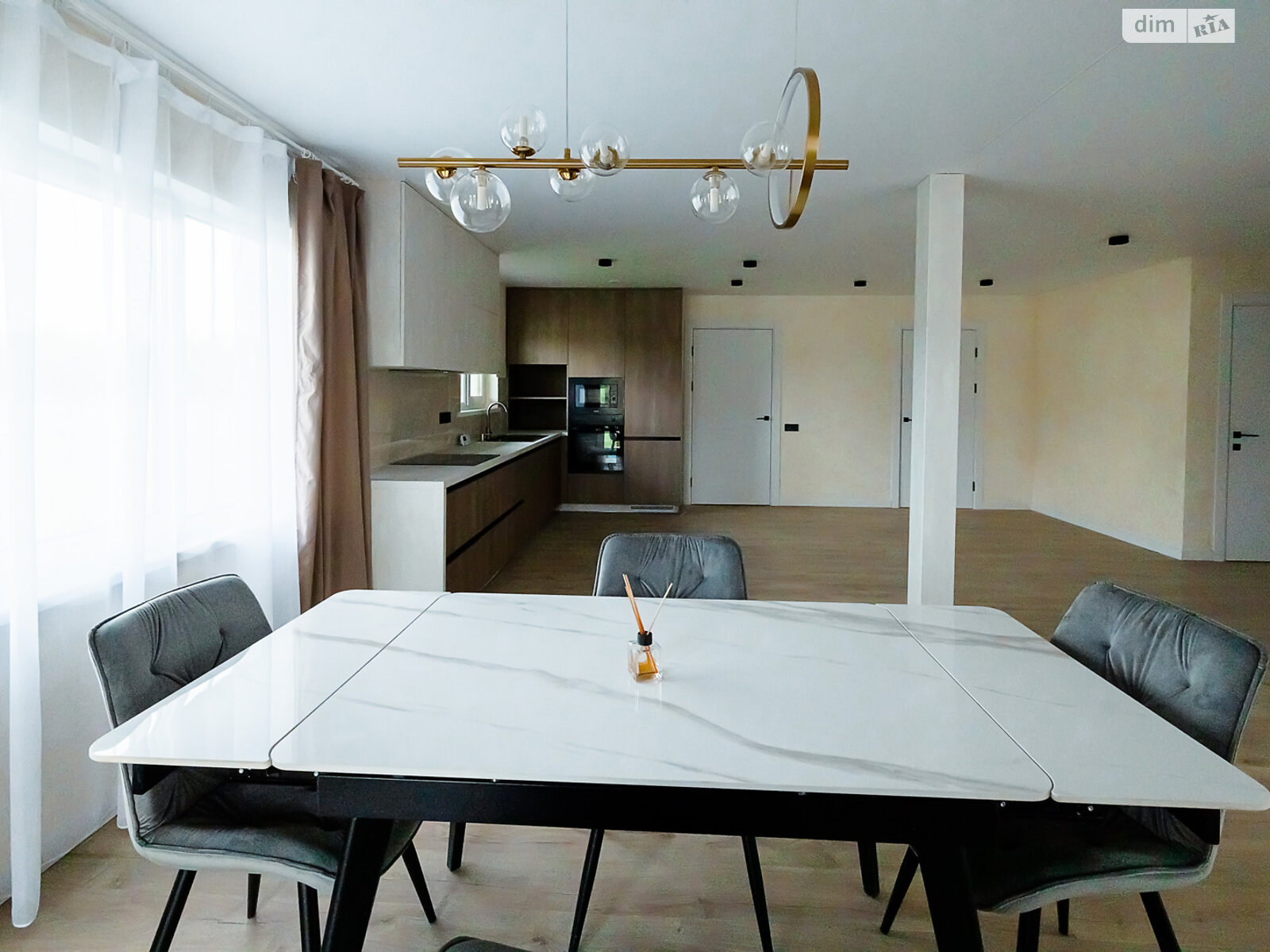 двоповерховий будинок, 247.7 кв. м, цегла. Продаж у Вишеграді фото 1 двоповерховий будинок, 247.7 кв. м, цегла. Продаж у Вишеграді фото 1