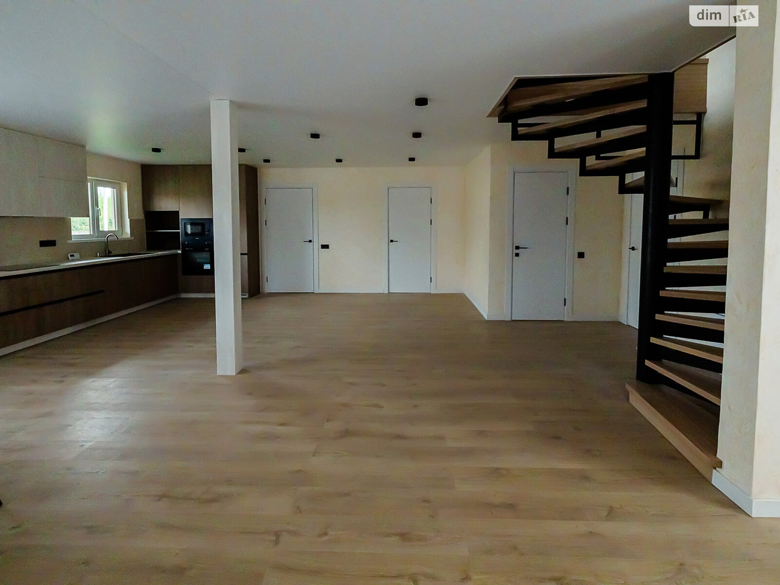 двоповерховий будинок, 247.7 кв. м, цегла. Продаж у Вишеграді фото 1 двоповерховий будинок, 247.7 кв. м, цегла. Продаж у Вишеграді фото 1
