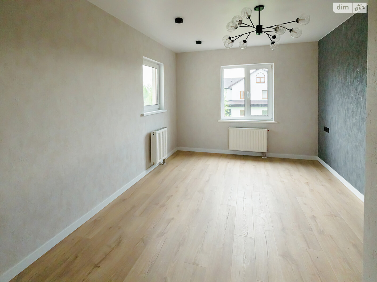двоповерховий будинок з ремонтом, 247.7 кв. м, цегла. Продаж у Вишеграді фото 1 двоповерховий будинок з ремонтом, 247.7 кв. м, цегла. Продаж у Вишеграді фото 1