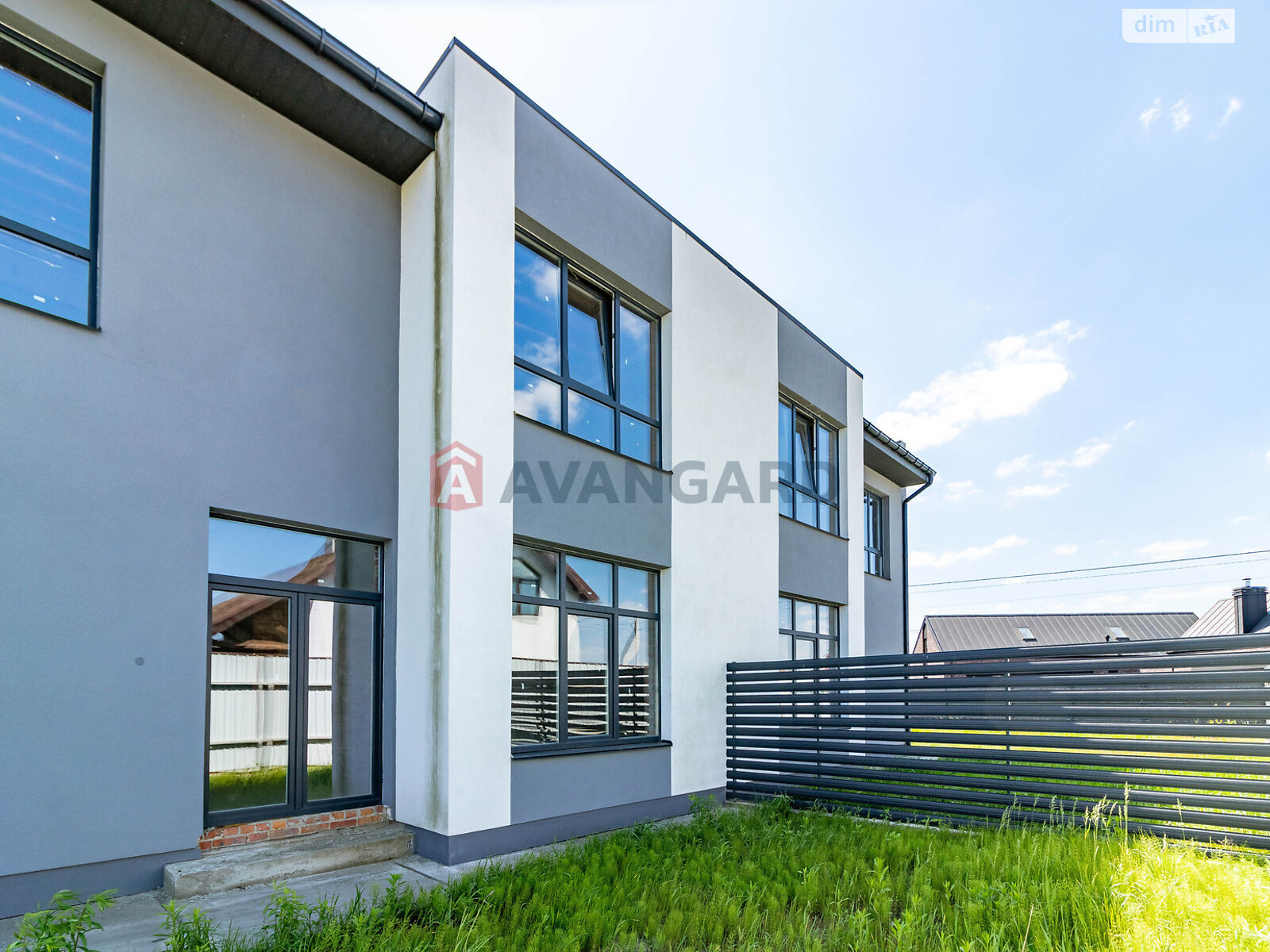 двоповерховий будинок, 296 кв. м, кирпич. Продаж у Осещині фото 1
