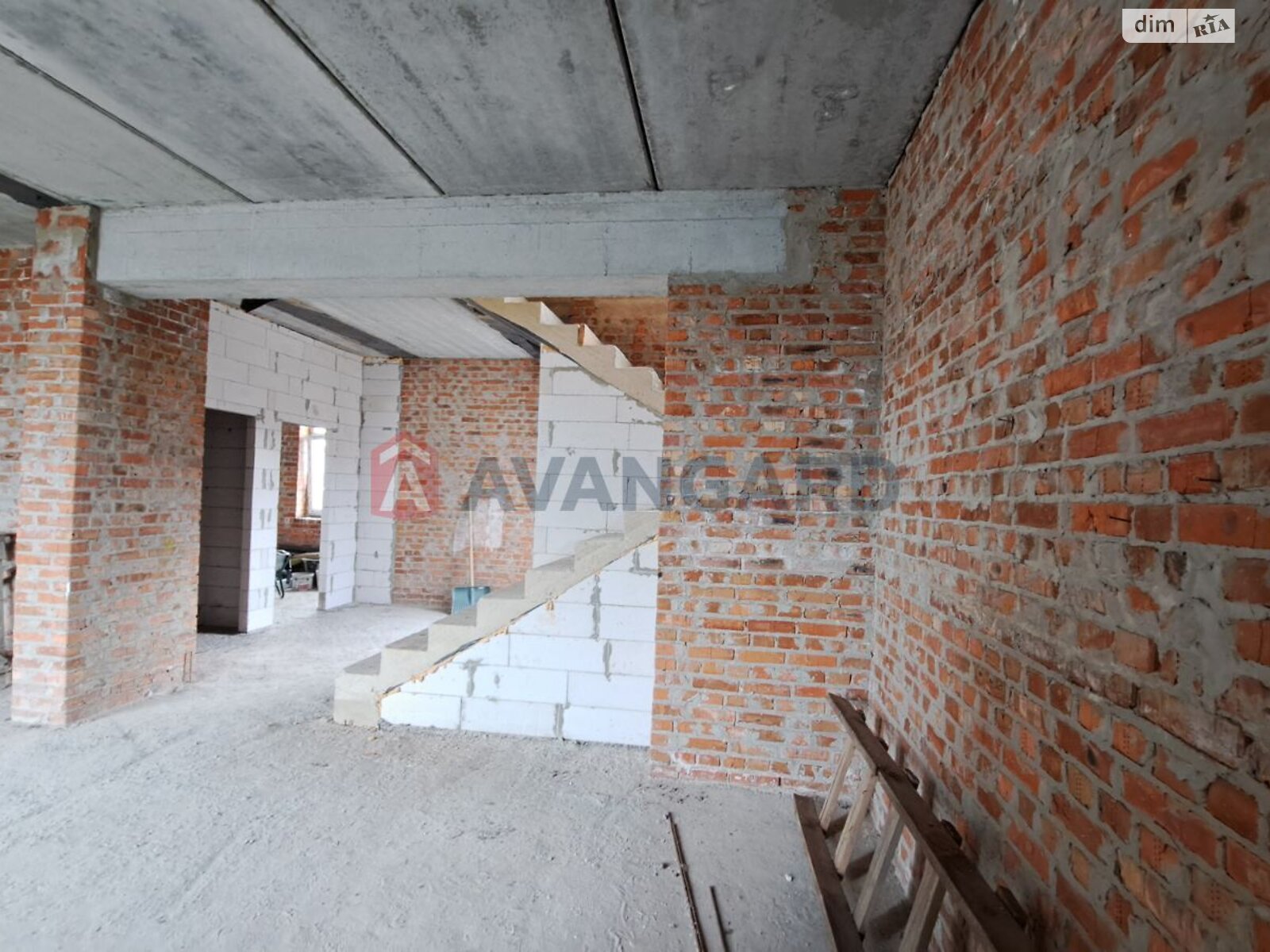 двоповерховий будинок, 296 кв. м, кирпич. Продаж у Осещині фото 1