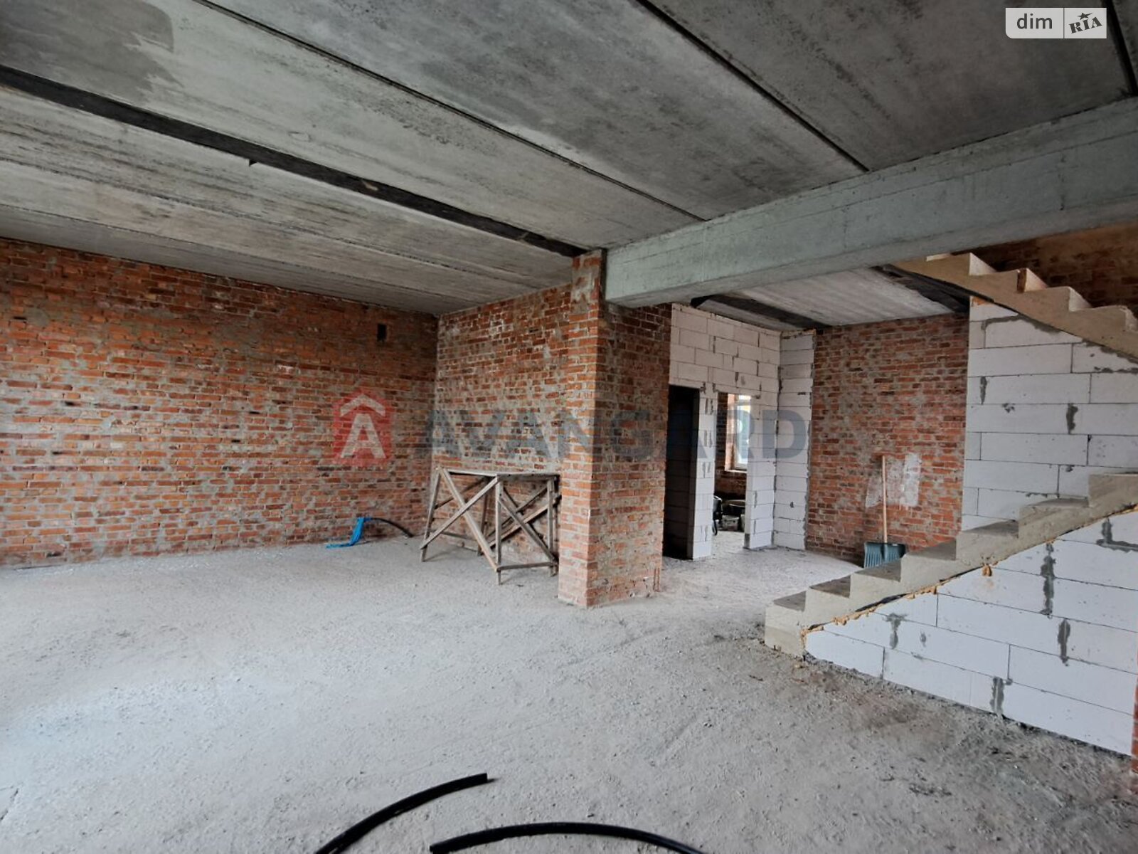 двоповерховий будинок, 296 кв. м, кирпич. Продаж у Осещині фото 1