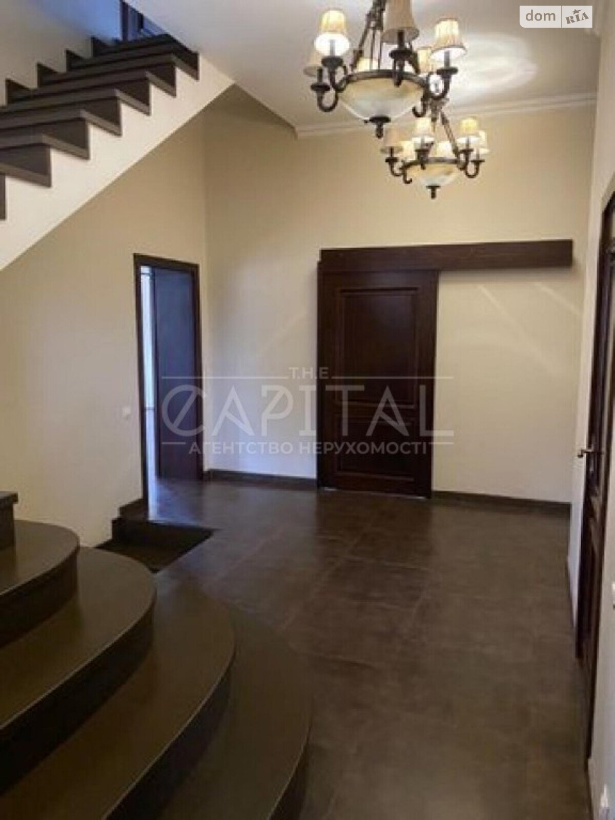 триповерховий будинок, 420 кв. м, цегла. Продаж у Лебедівці фото 1 триповерховий будинок, 420 кв. м, цегла. Продаж у Лебедівці фото 1