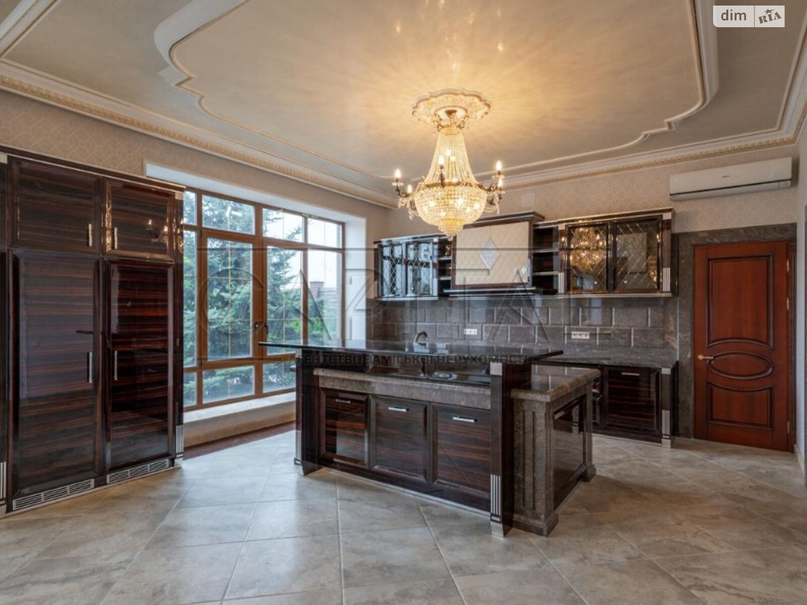 двоповерховий будинок бесідка, 503 кв. м, цегла. Продаж у Осещині фото 1 двоповерховий будинок бесідка, 503 кв. м, цегла. Продаж у Осещині фото 1