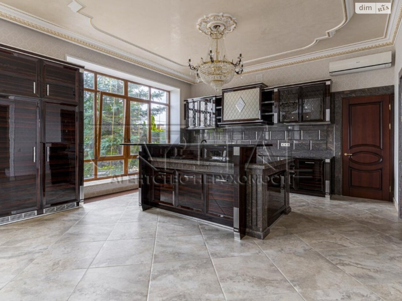 двоповерховий будинок бесідка, 503 кв. м, цегла. Продаж у Осещині фото 1 двоповерховий будинок бесідка, 503 кв. м, цегла. Продаж у Осещині фото 1