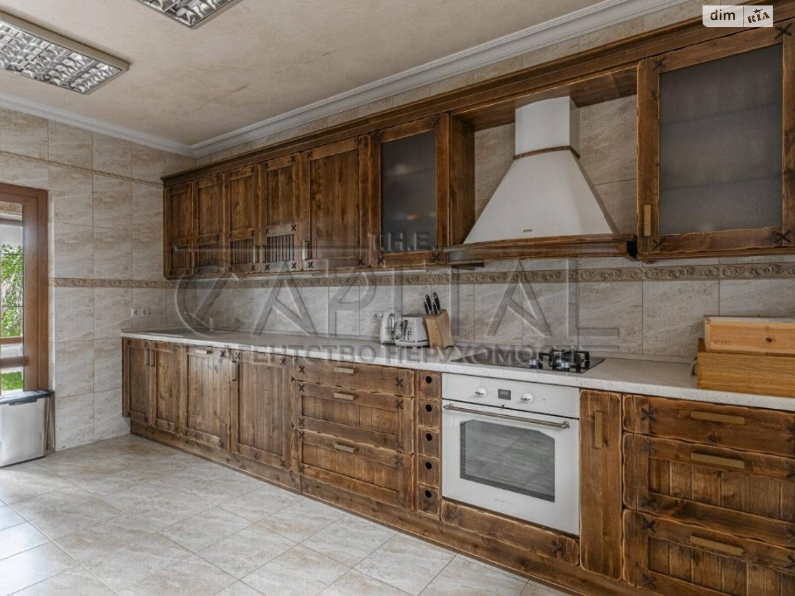 двоповерховий будинок бесідка, 503 кв. м, цегла. Продаж у Осещині фото 1 двоповерховий будинок бесідка, 503 кв. м, цегла. Продаж у Осещині фото 1